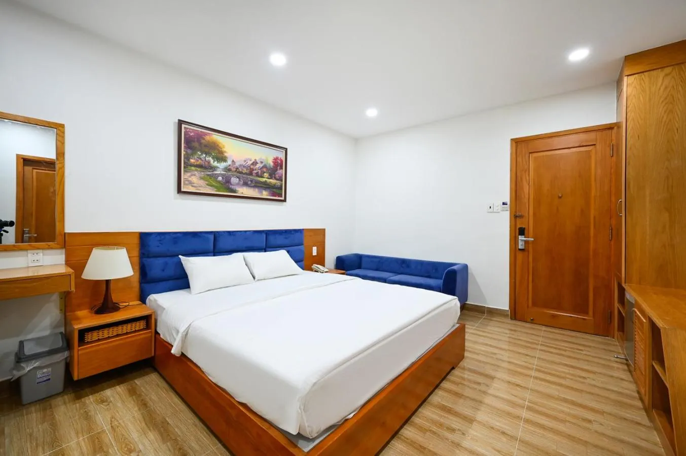 Photo of the whole room, Bed in Vivian Airport Hotel Saigon