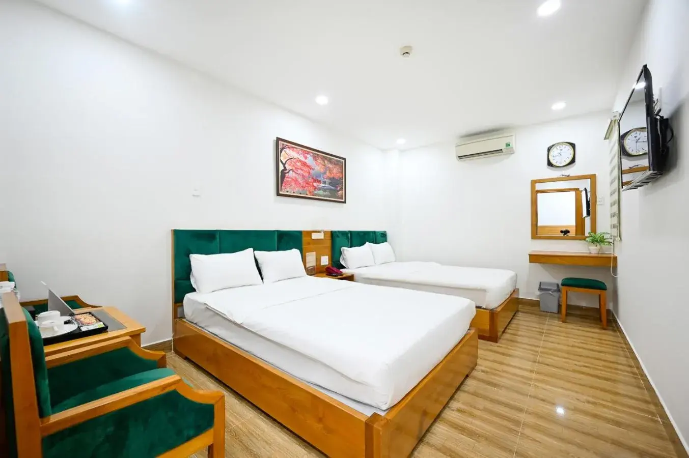 Bed in Vivian Airport Hotel Saigon Bed in Vivian Airport Hotel Saigon