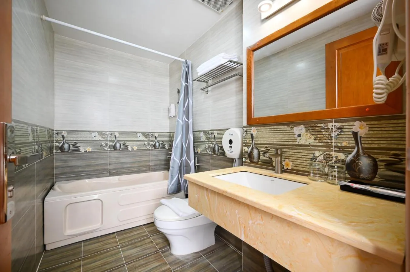 Toilet in Vivian Airport Hotel Saigon