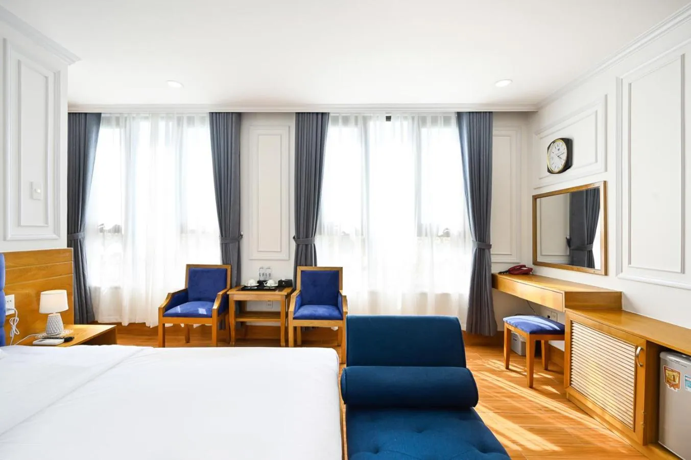 Photo of the whole room, Bed in Vivian Airport Hotel Saigon