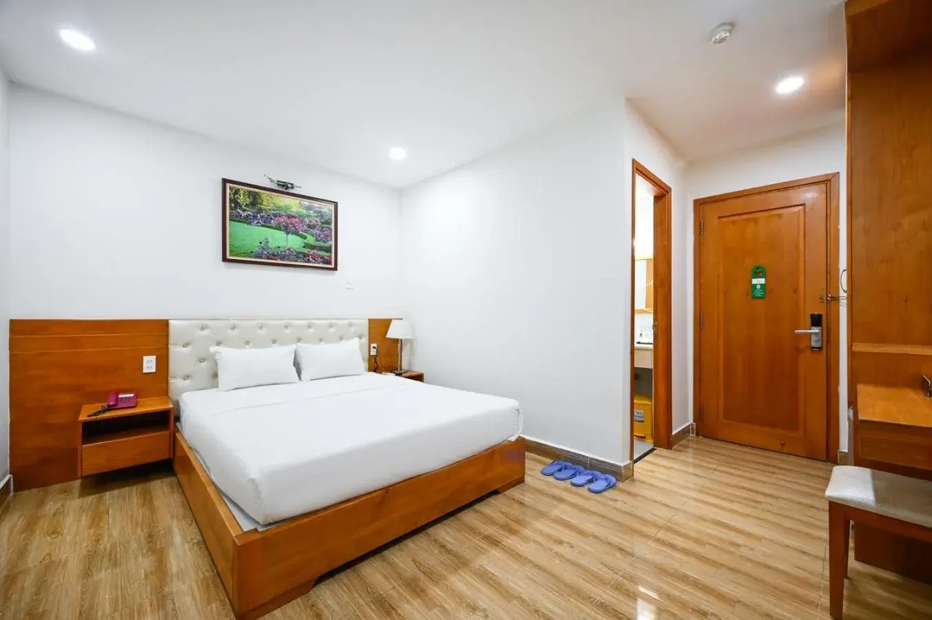 Photo of the whole room, Bed in Vivian Airport Hotel Saigon Photo of the whole room, Bed in Vivian Airport Hotel Saigon