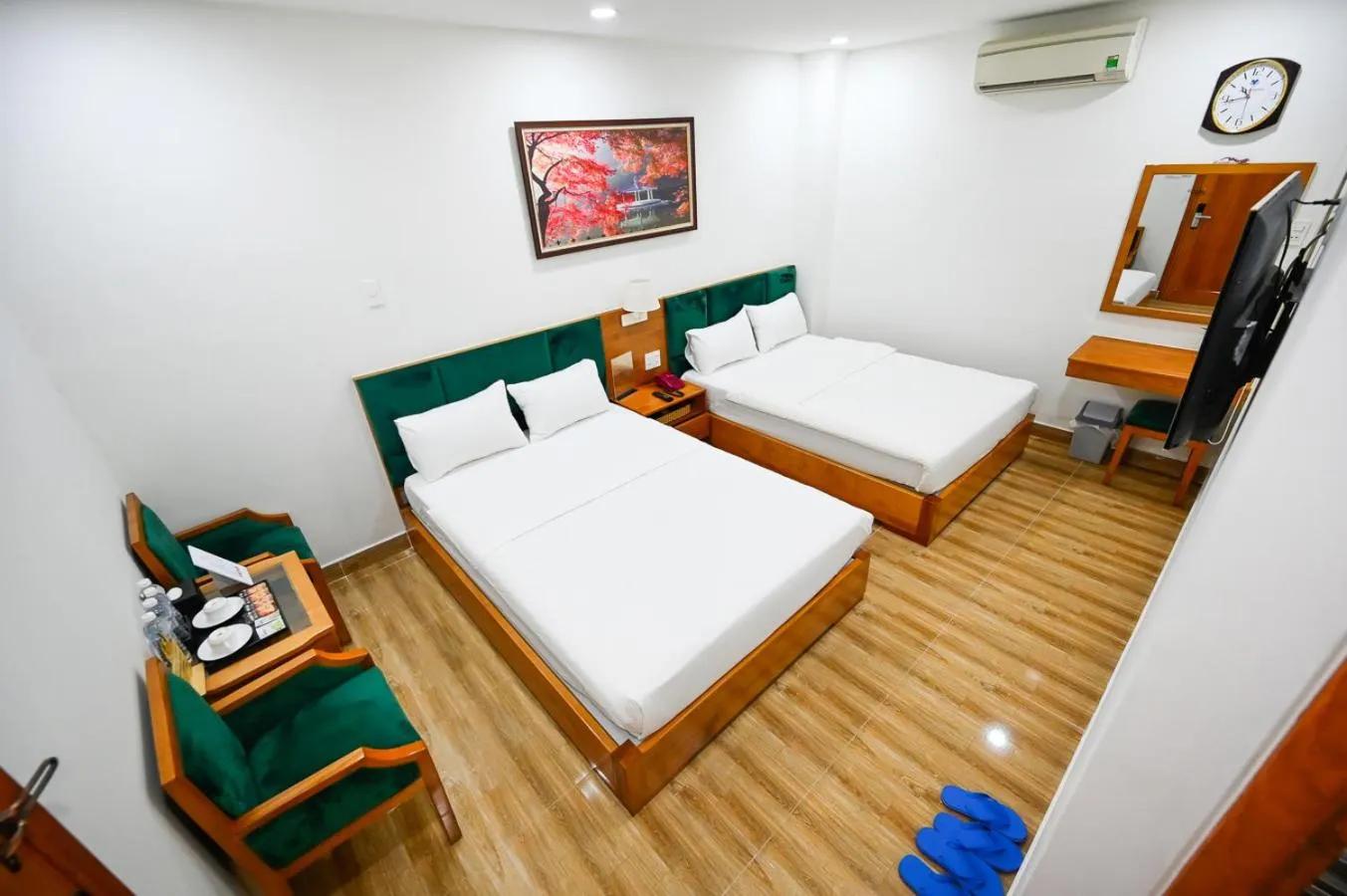 Bed in Vivian Airport Hotel Saigon