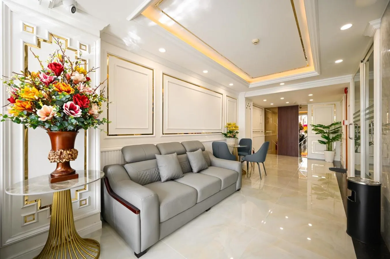 Seating area in Vivian Airport Hotel Saigon