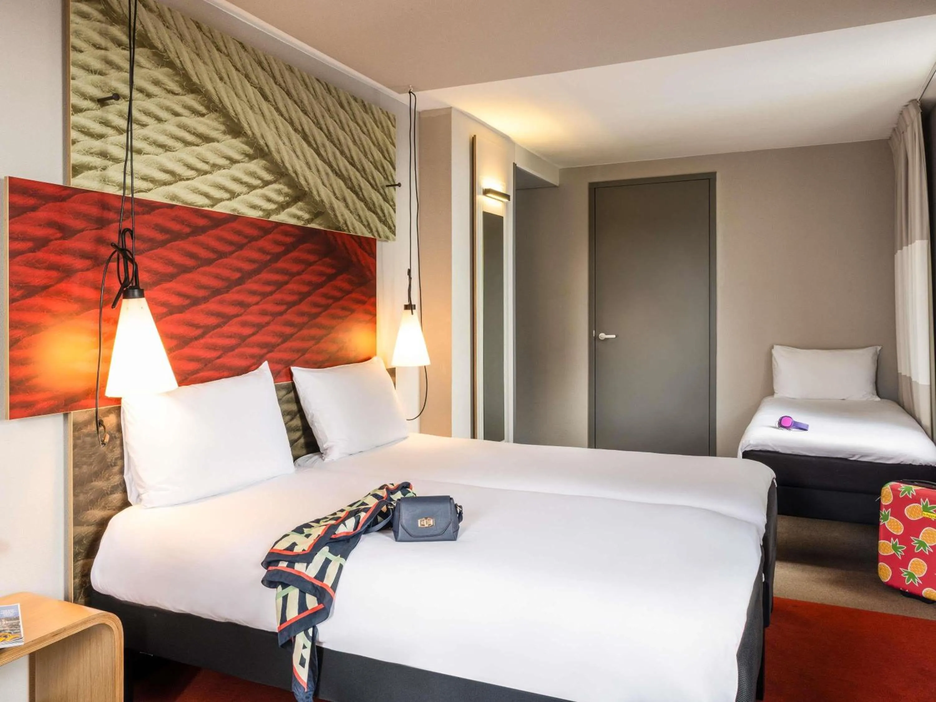 Bedroom, Bed in ibis Rotterdam City Centre