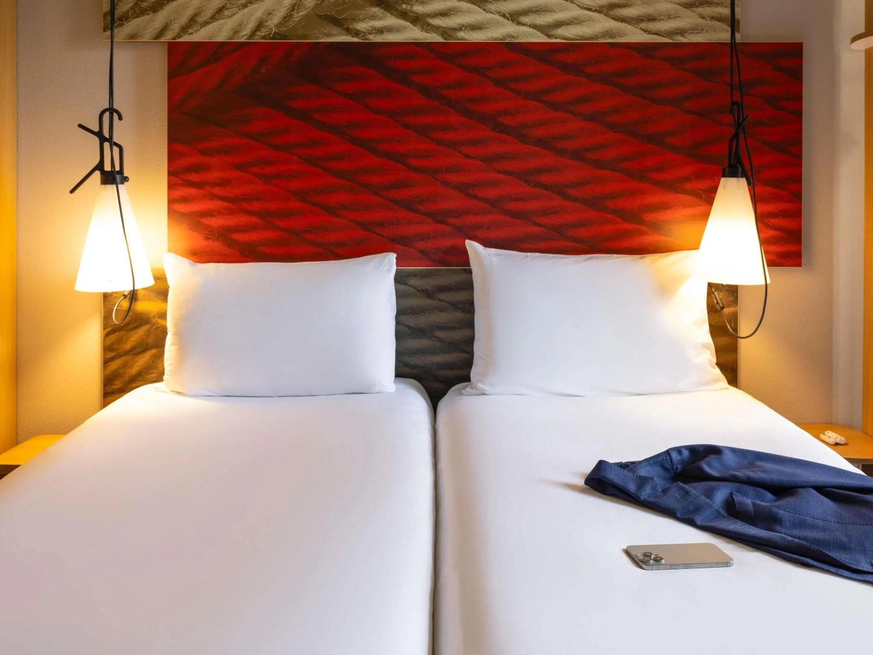 Bedroom, Bed in ibis Rotterdam City Centre