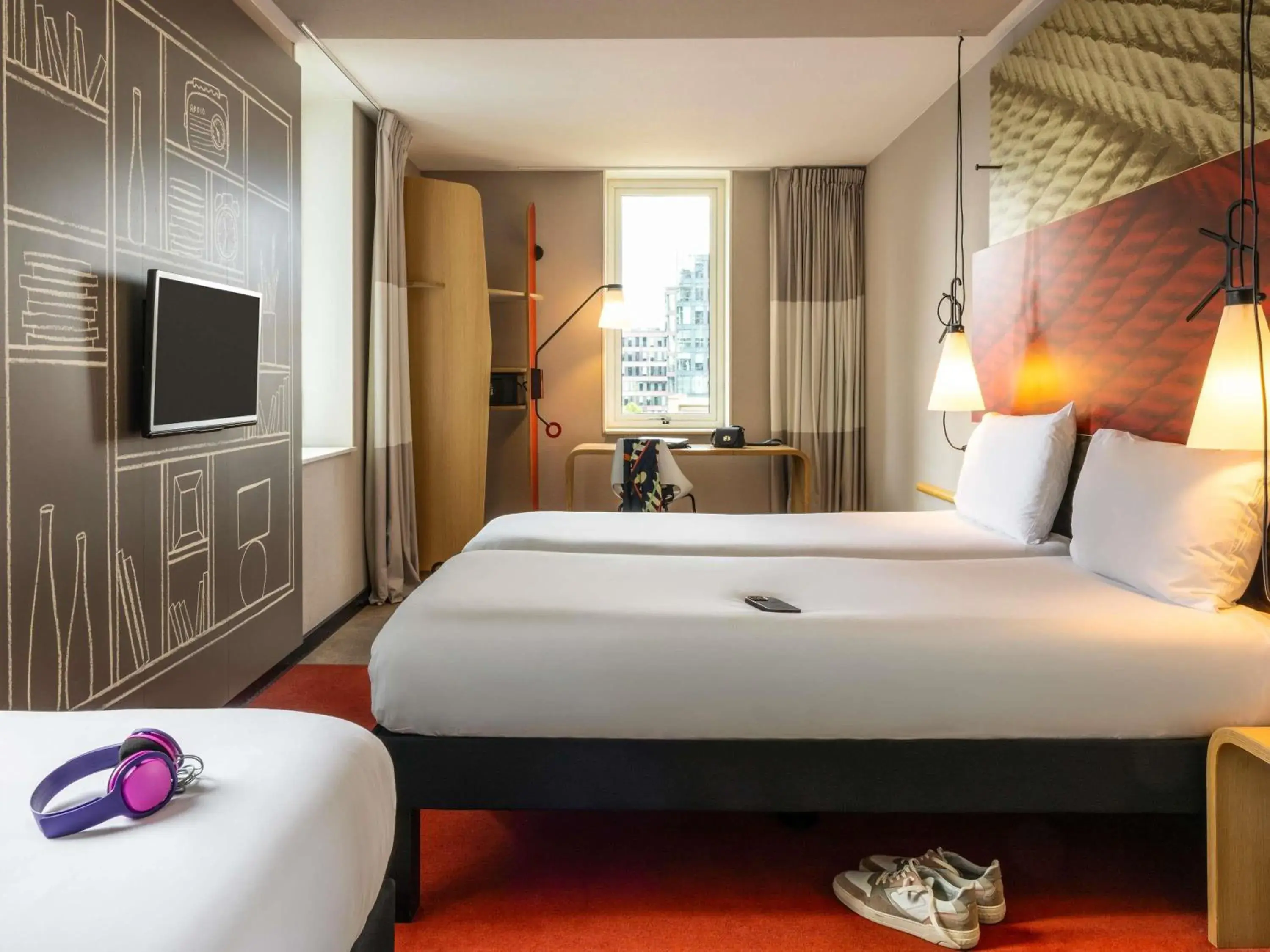 Bedroom, Bed in ibis Rotterdam City Centre Bedroom, Bed in ibis Rotterdam City Centre