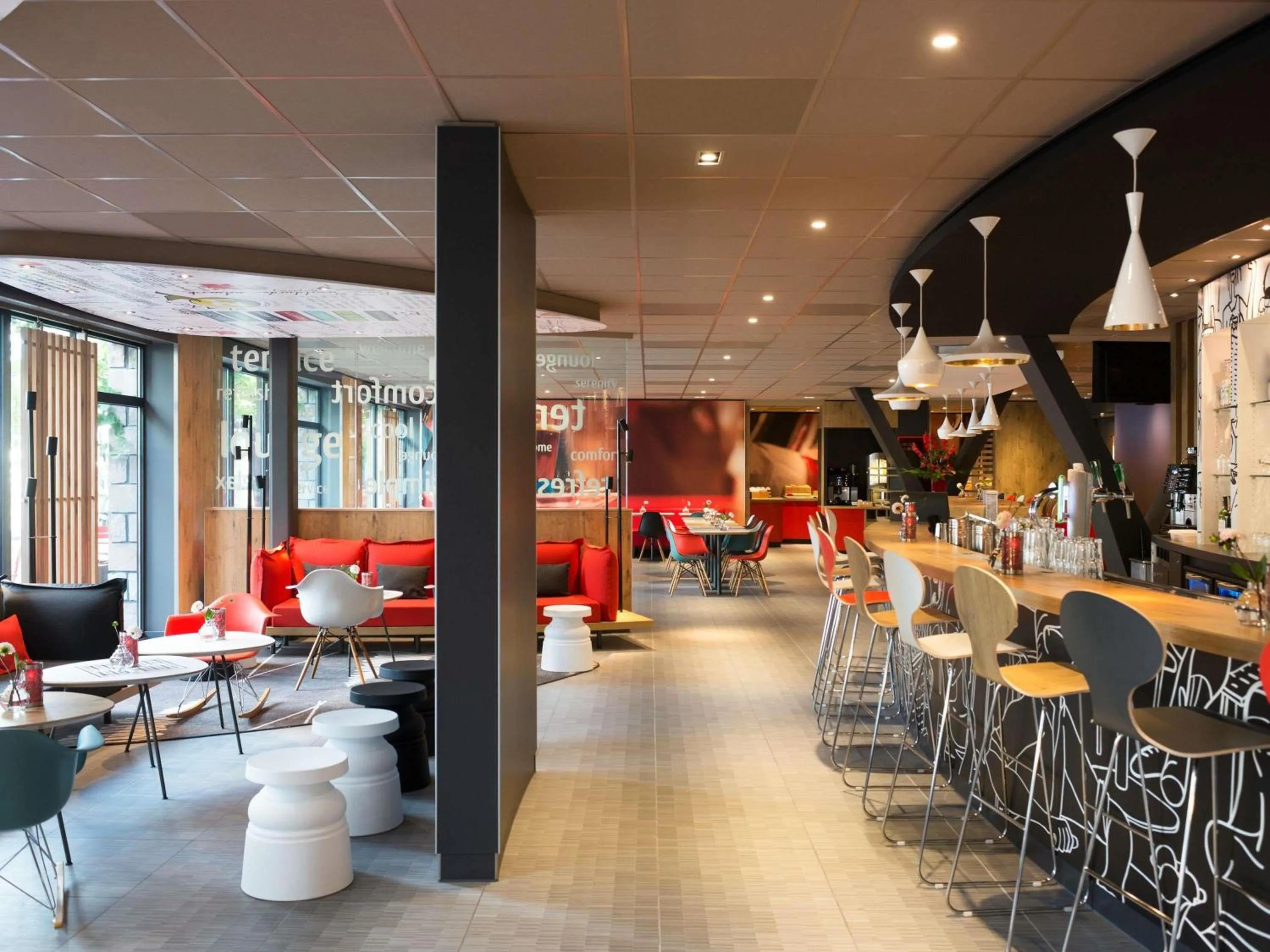 Lounge or bar in ibis Rotterdam City Centre