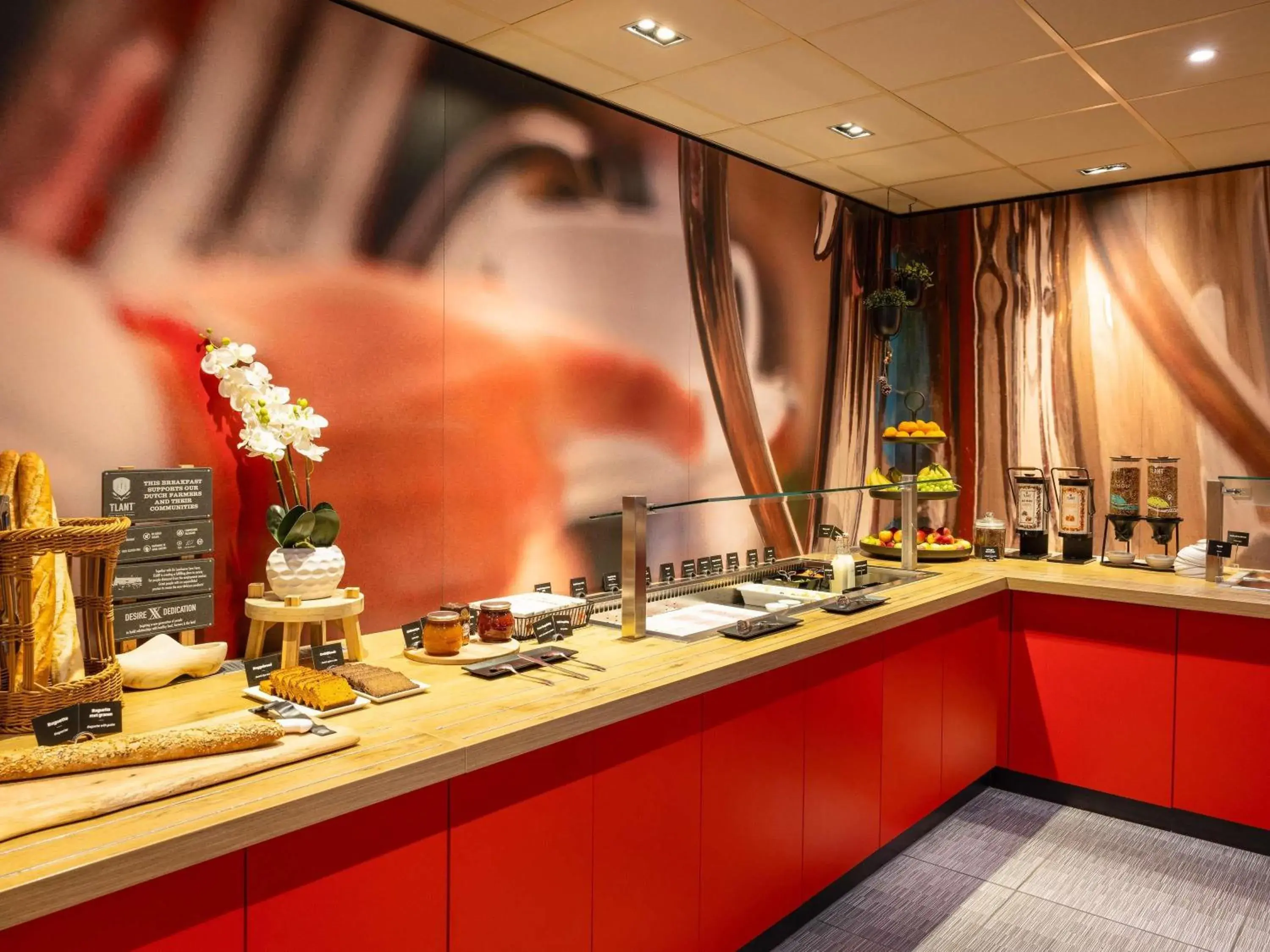 Property building in ibis Rotterdam City Centre Property building in ibis Rotterdam City Centre