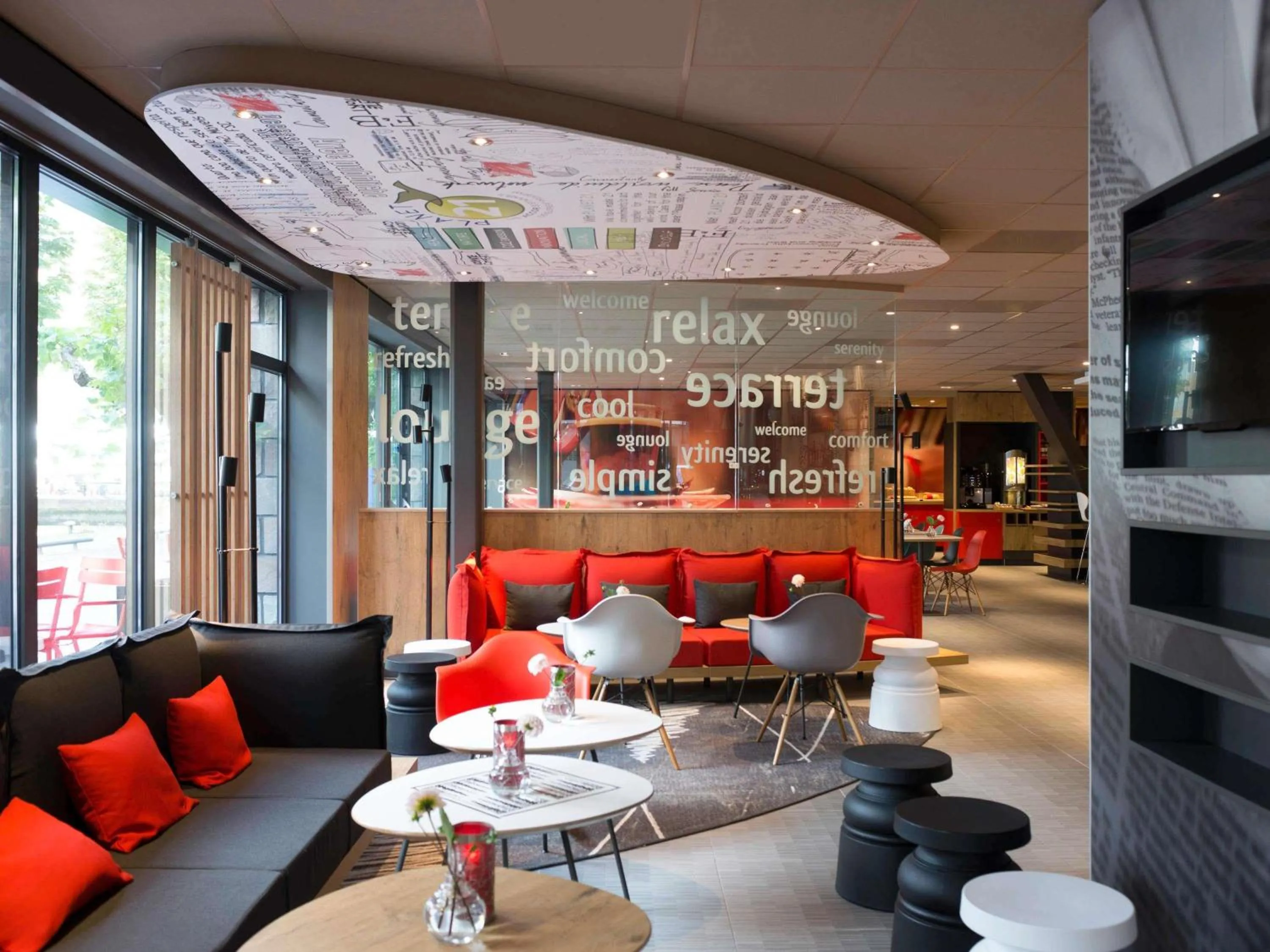 Lounge or bar in ibis Rotterdam City Centre