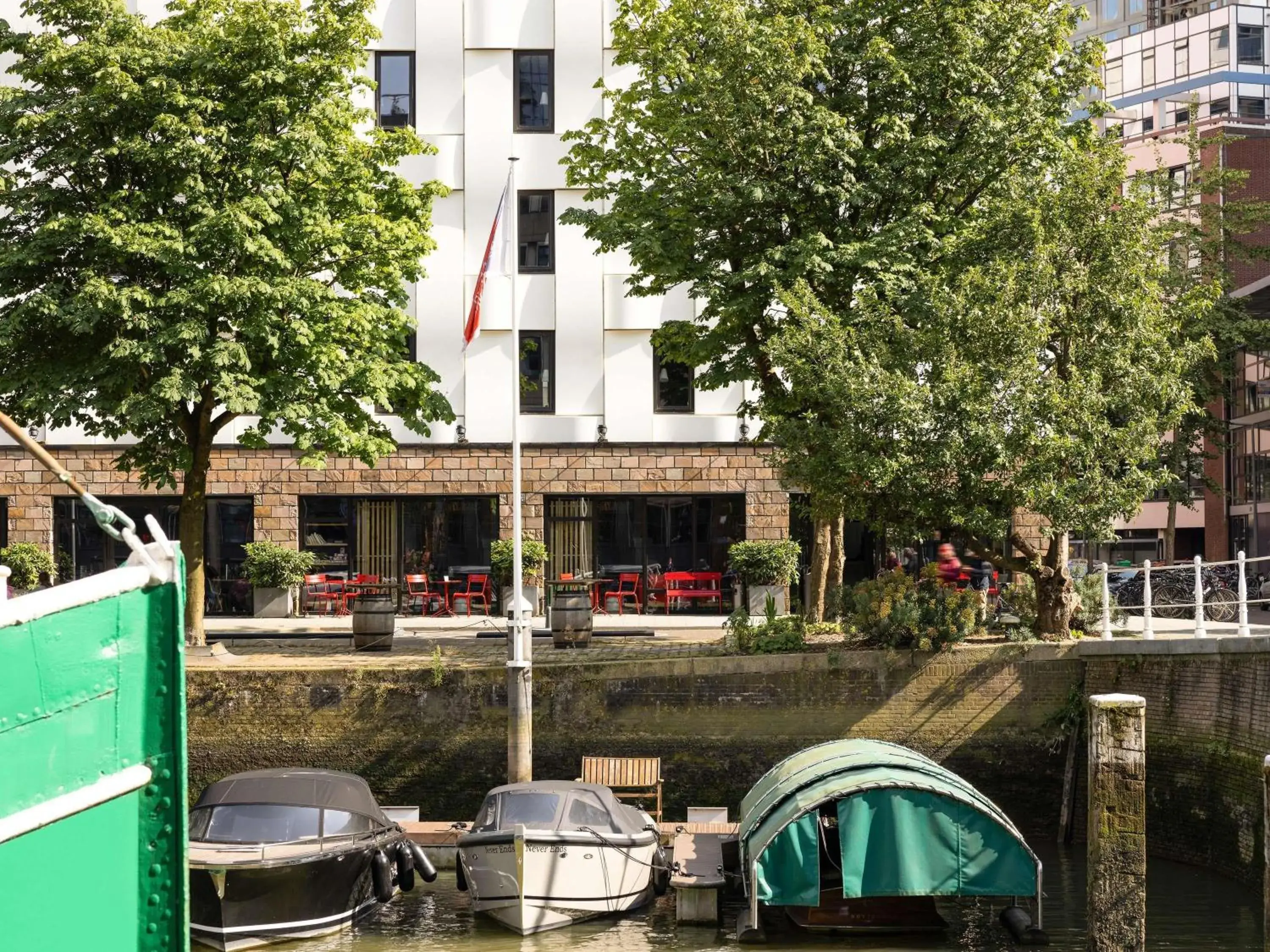 Property building in ibis Rotterdam City Centre Property building in ibis Rotterdam City Centre