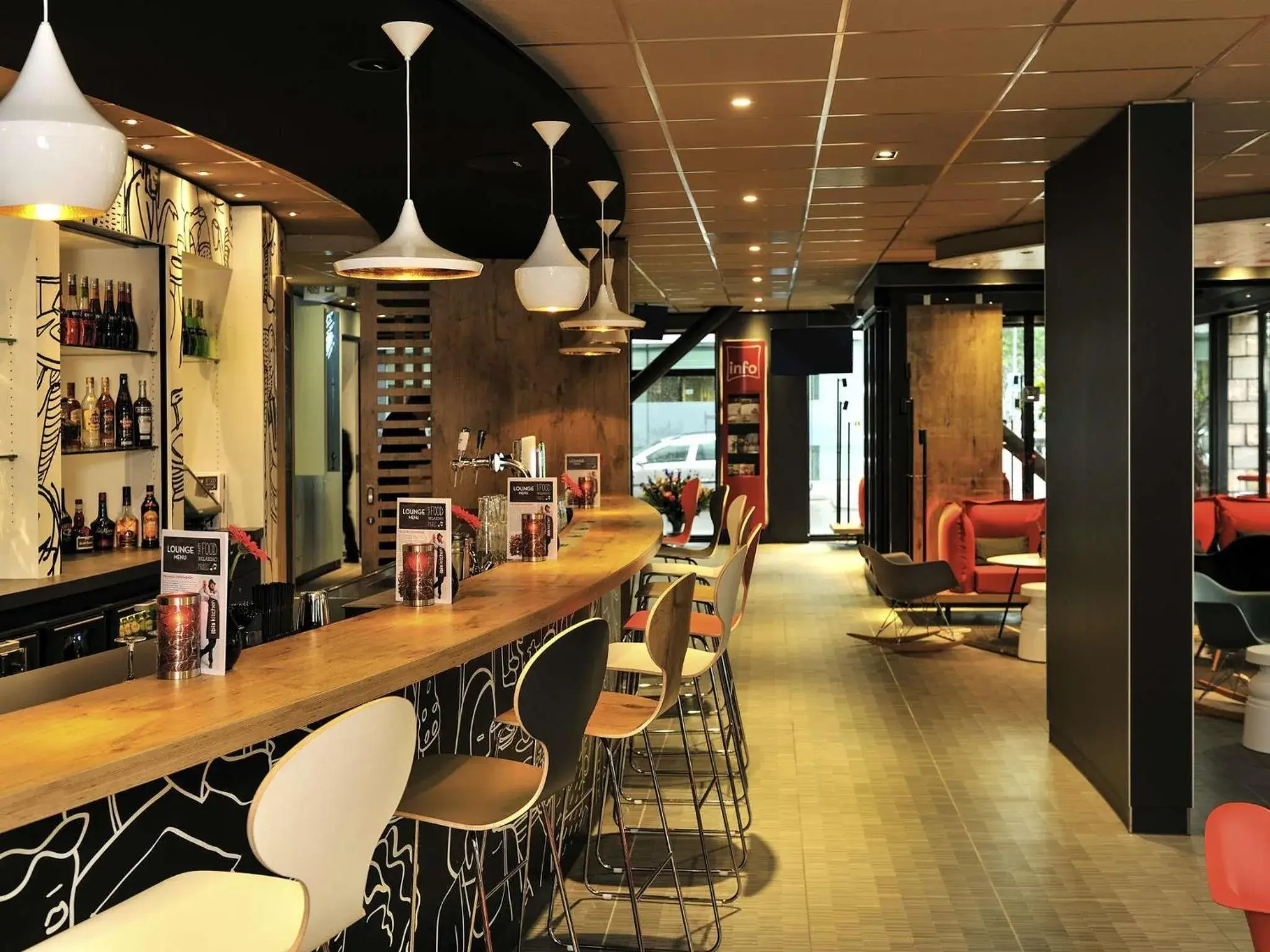 Lounge or bar in ibis Rotterdam City Centre Lounge or bar in ibis Rotterdam City Centre