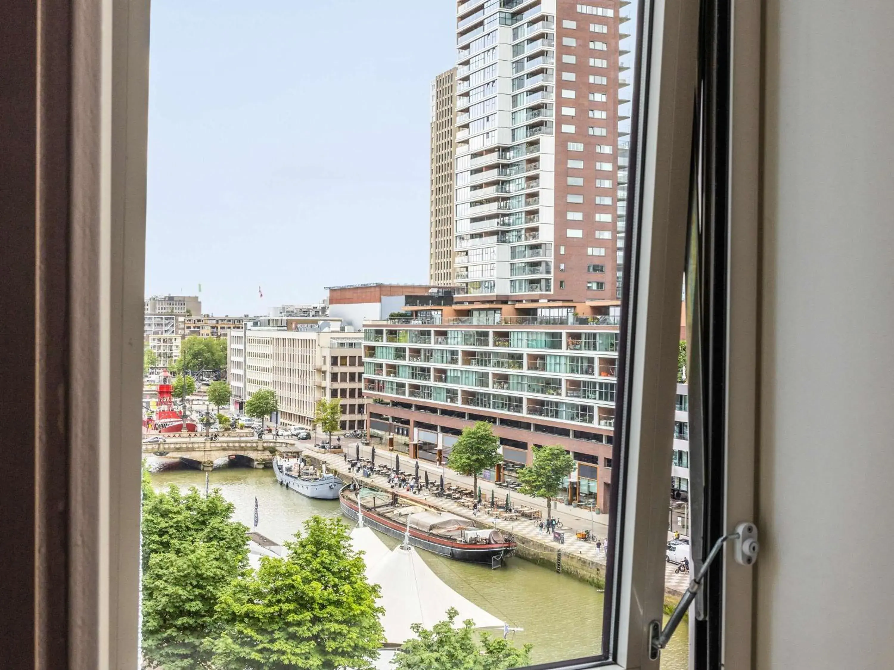 Bedroom in ibis Rotterdam City Centre Bedroom in ibis Rotterdam City Centre