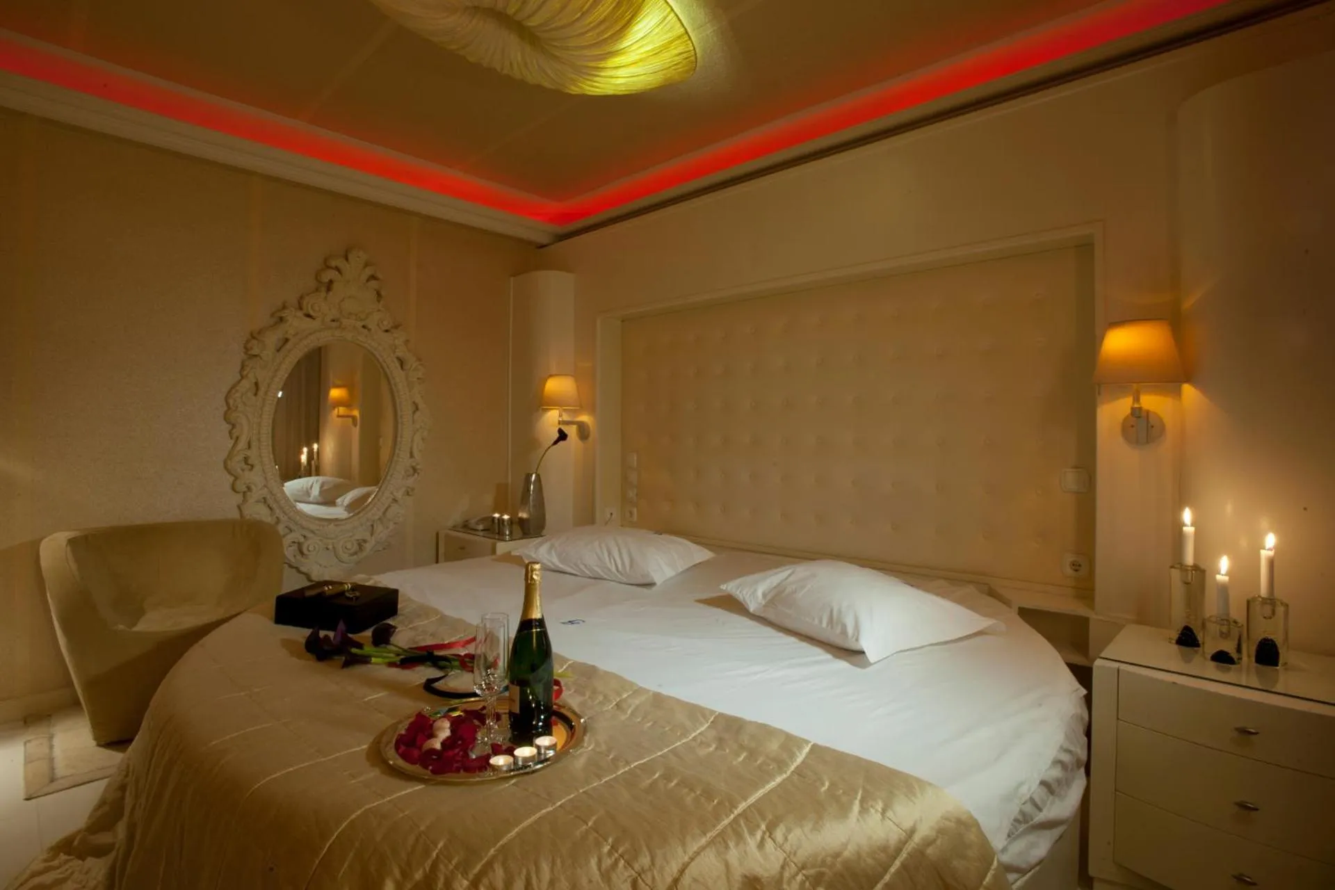 Photo of the whole room, Bed in The Crystal Blue Hotel