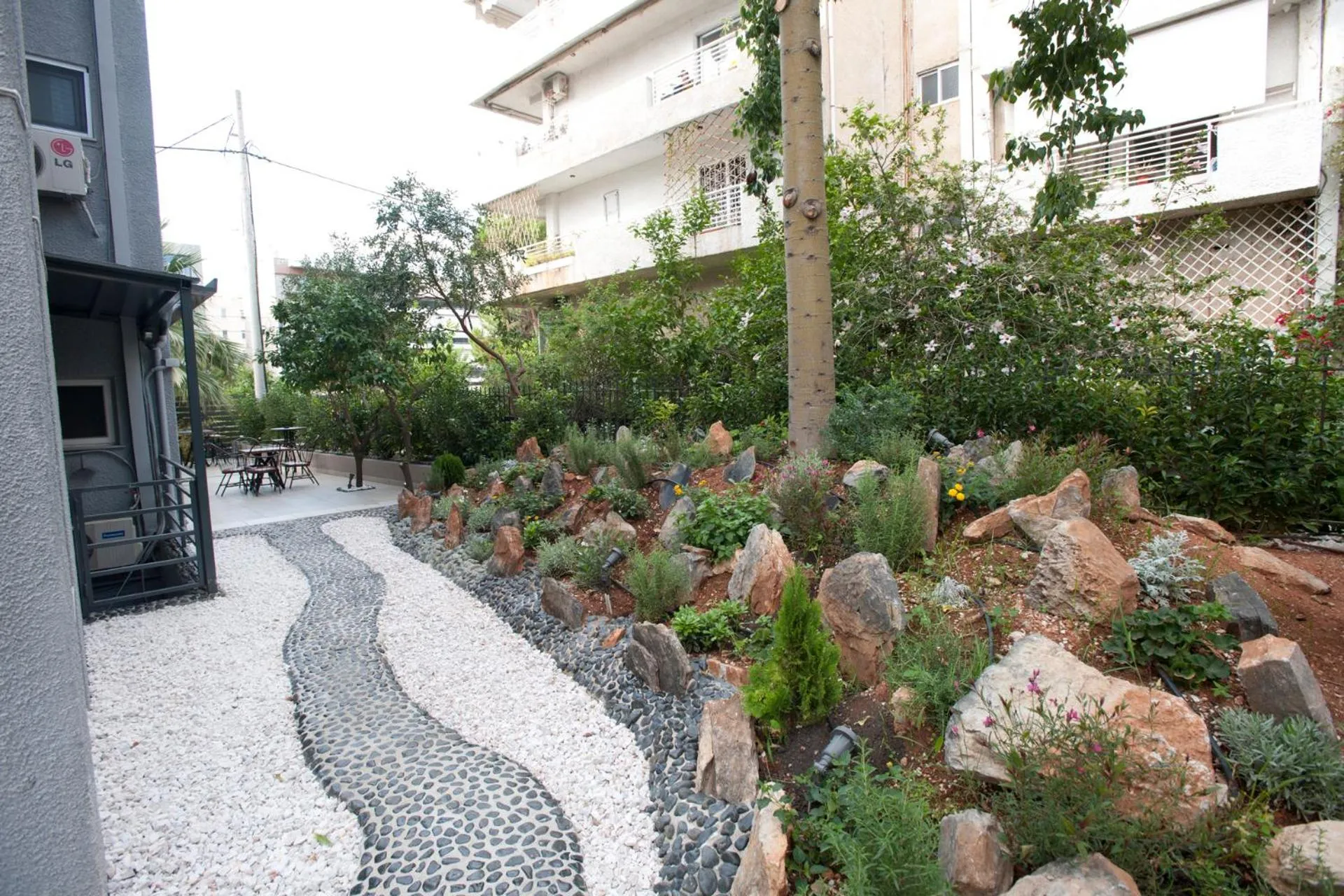 Garden in The Crystal Blue Hotel