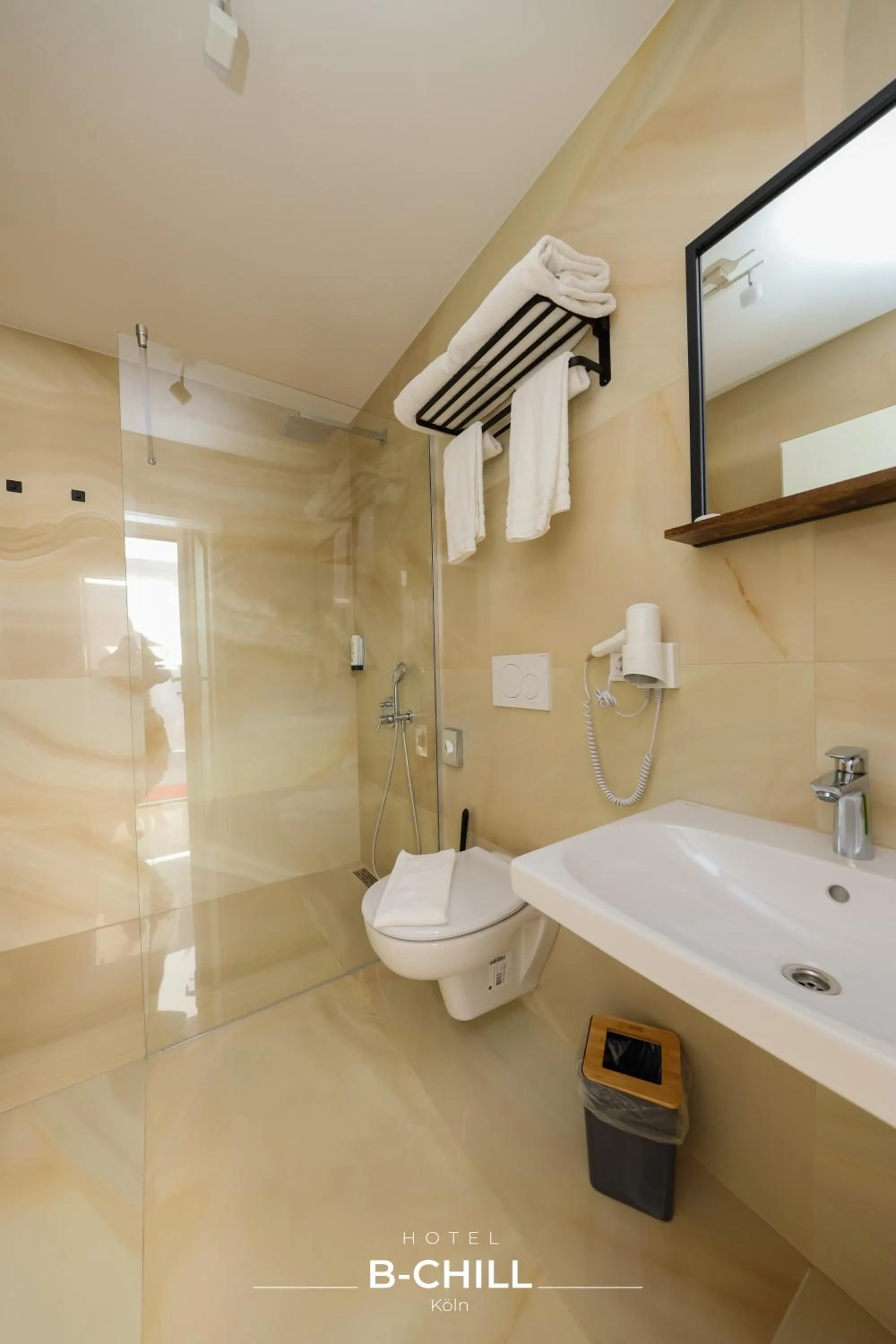 Shower in B-Chill Cologne