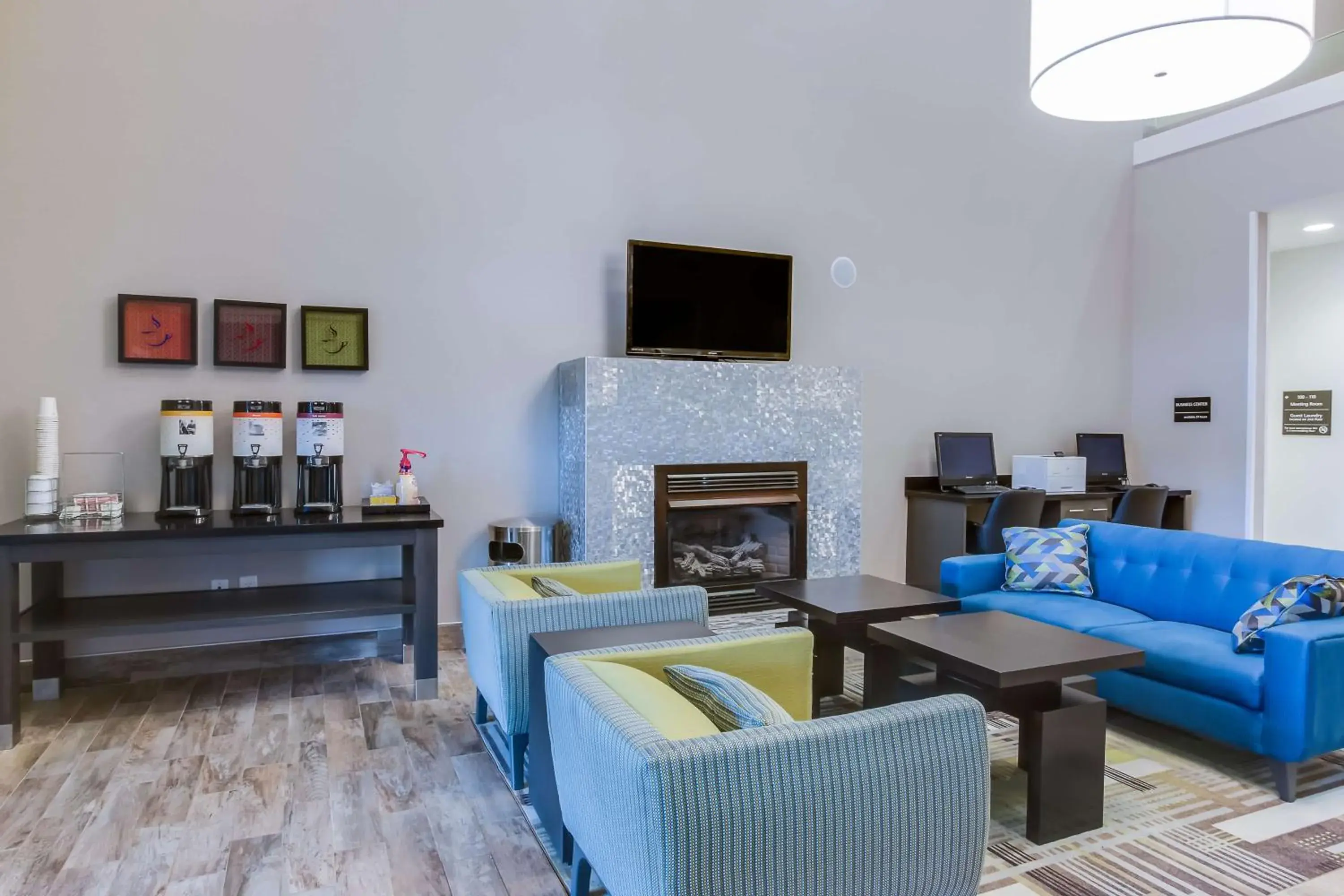 Lobby or reception in Hampton Inn White House Lobby or reception in Hampton Inn White House