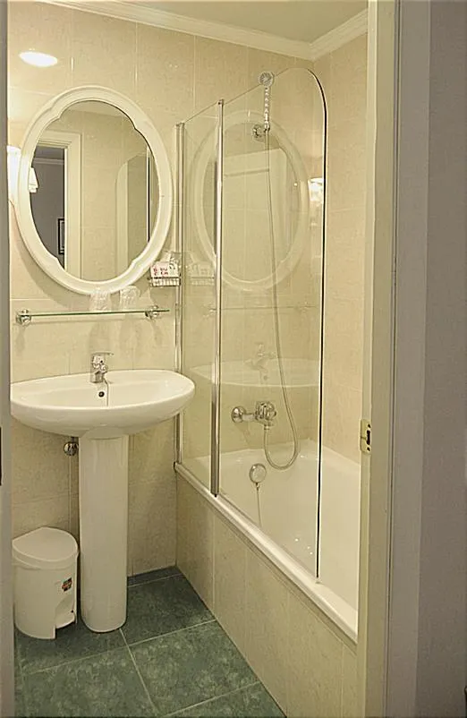 Bathroom in Hotel Tres Carabelas