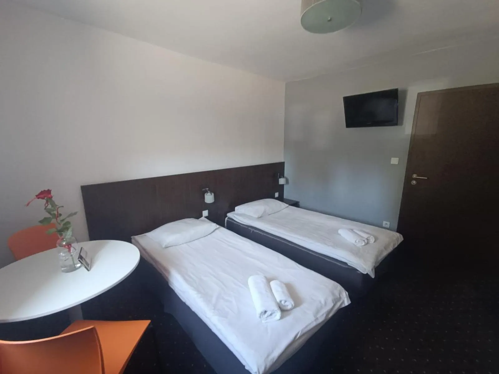 Twin Room with Shared Bathroom - single occupancy in Aparthotel Strefa Budget