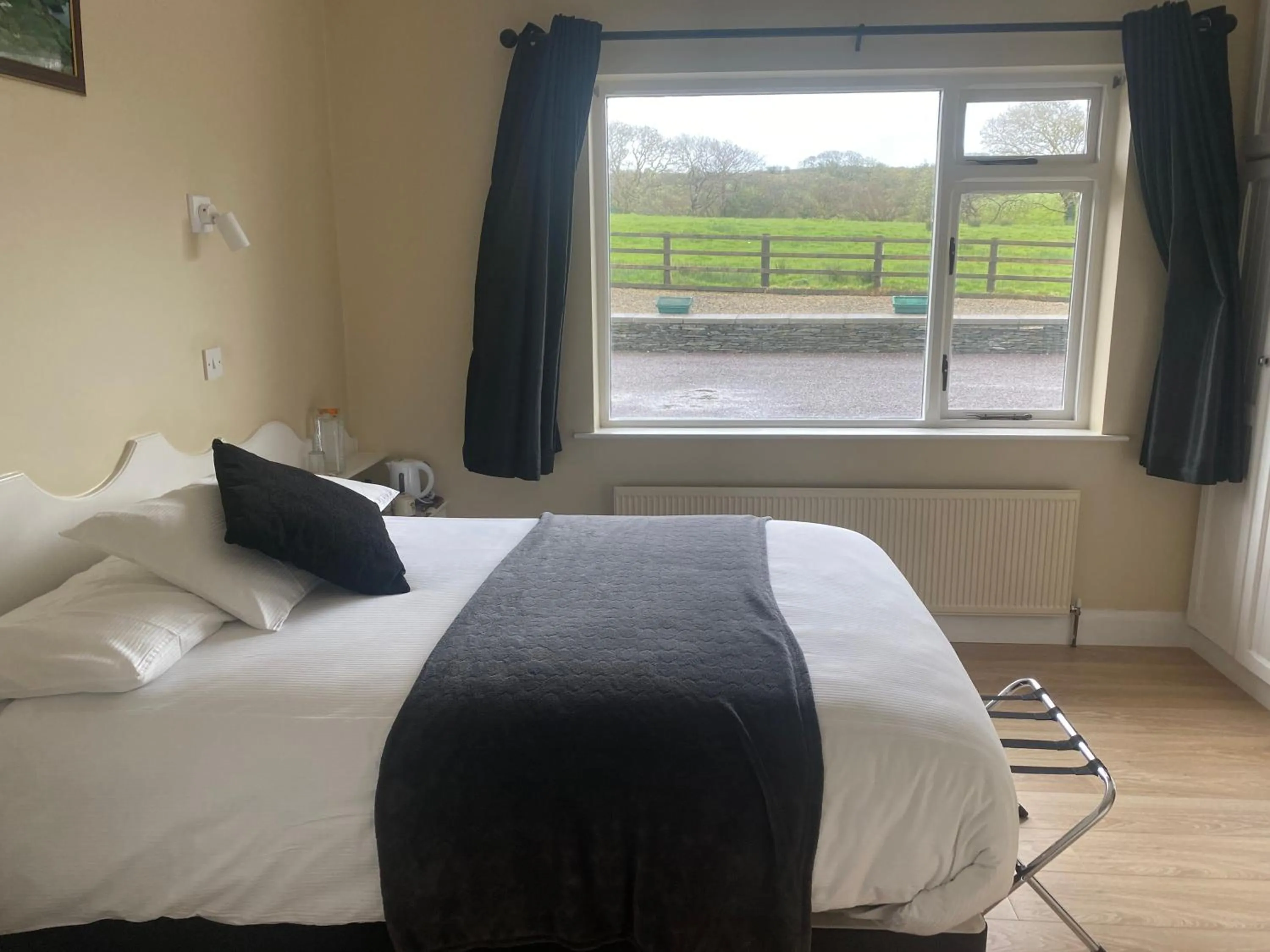 Bedroom in La Mirage B&B