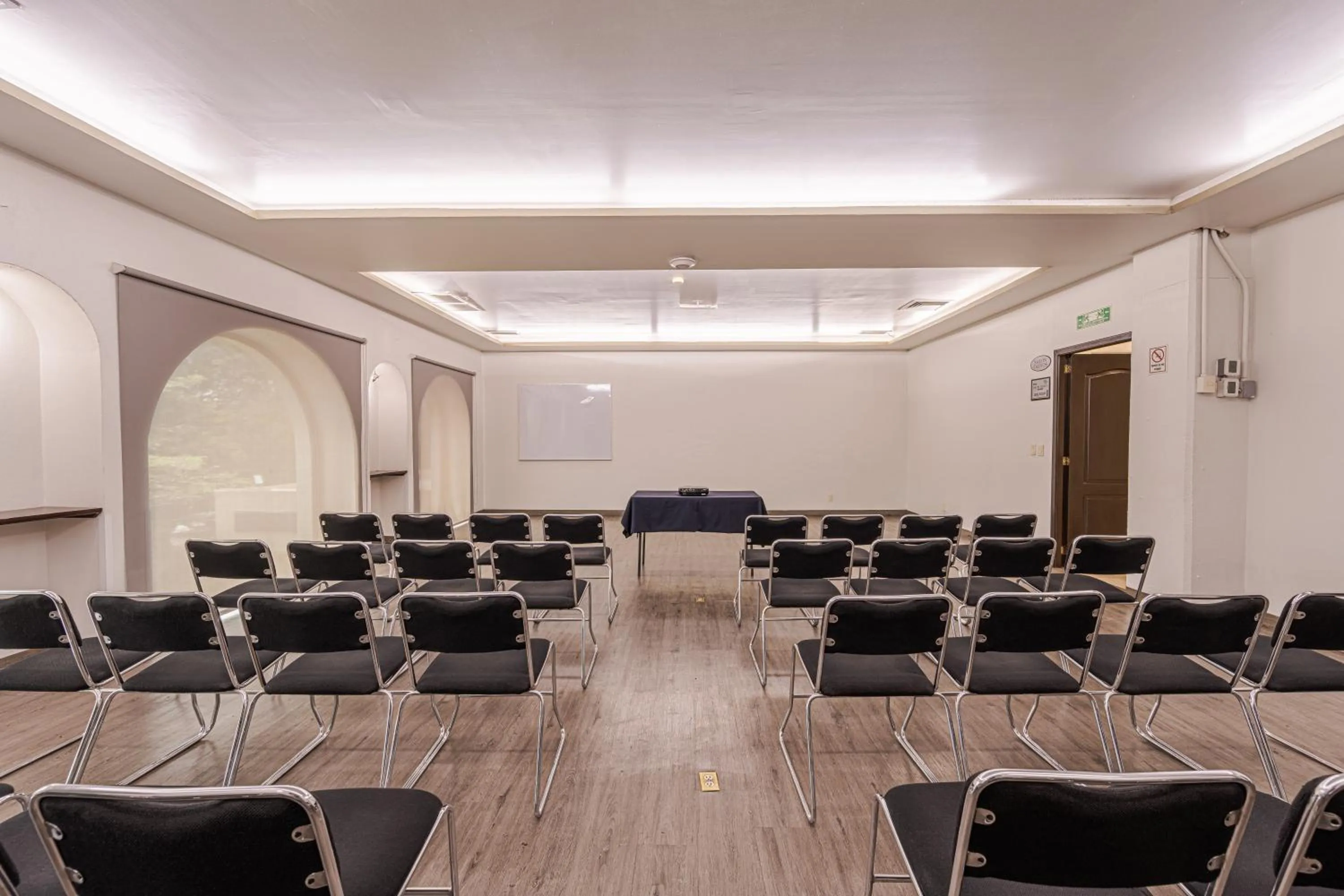 Meeting/conference room in HG Hotel