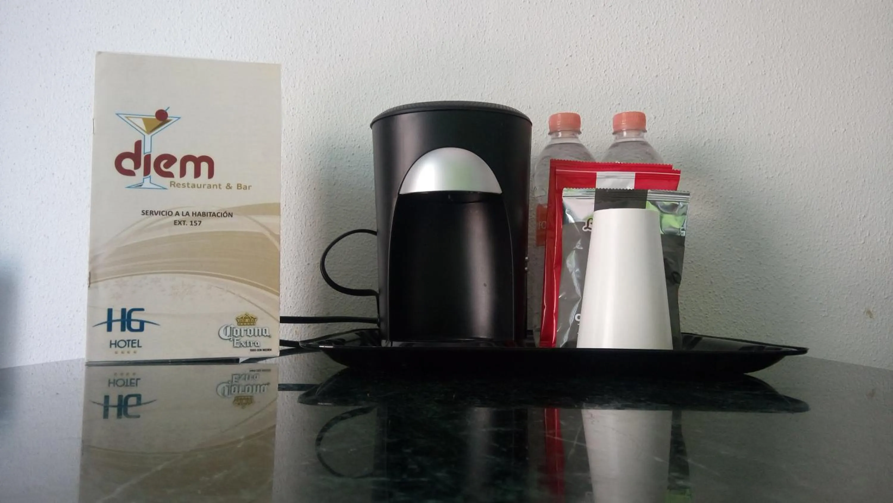 Coffee/tea facilities in HG Hotel