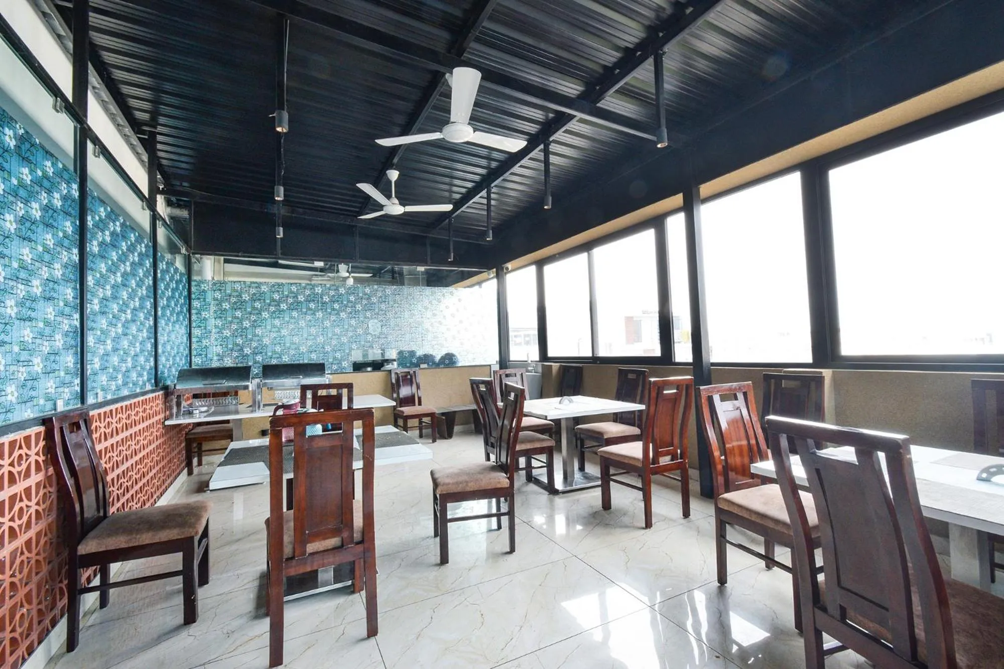 Restaurant/places to eat in FabHotel Prime Prowell Apex