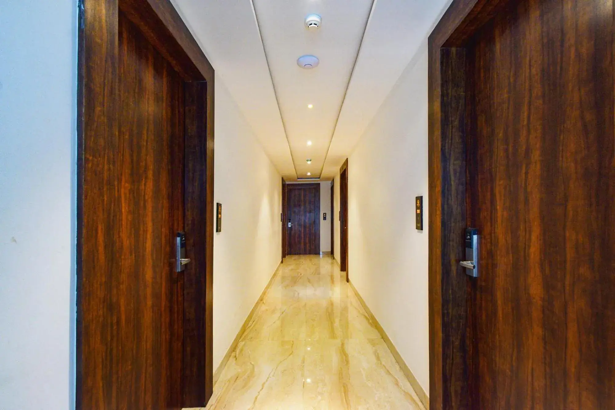 Lobby or reception in FabHotel Prime Prowell Apex Lobby or reception in FabHotel Prime Prowell Apex