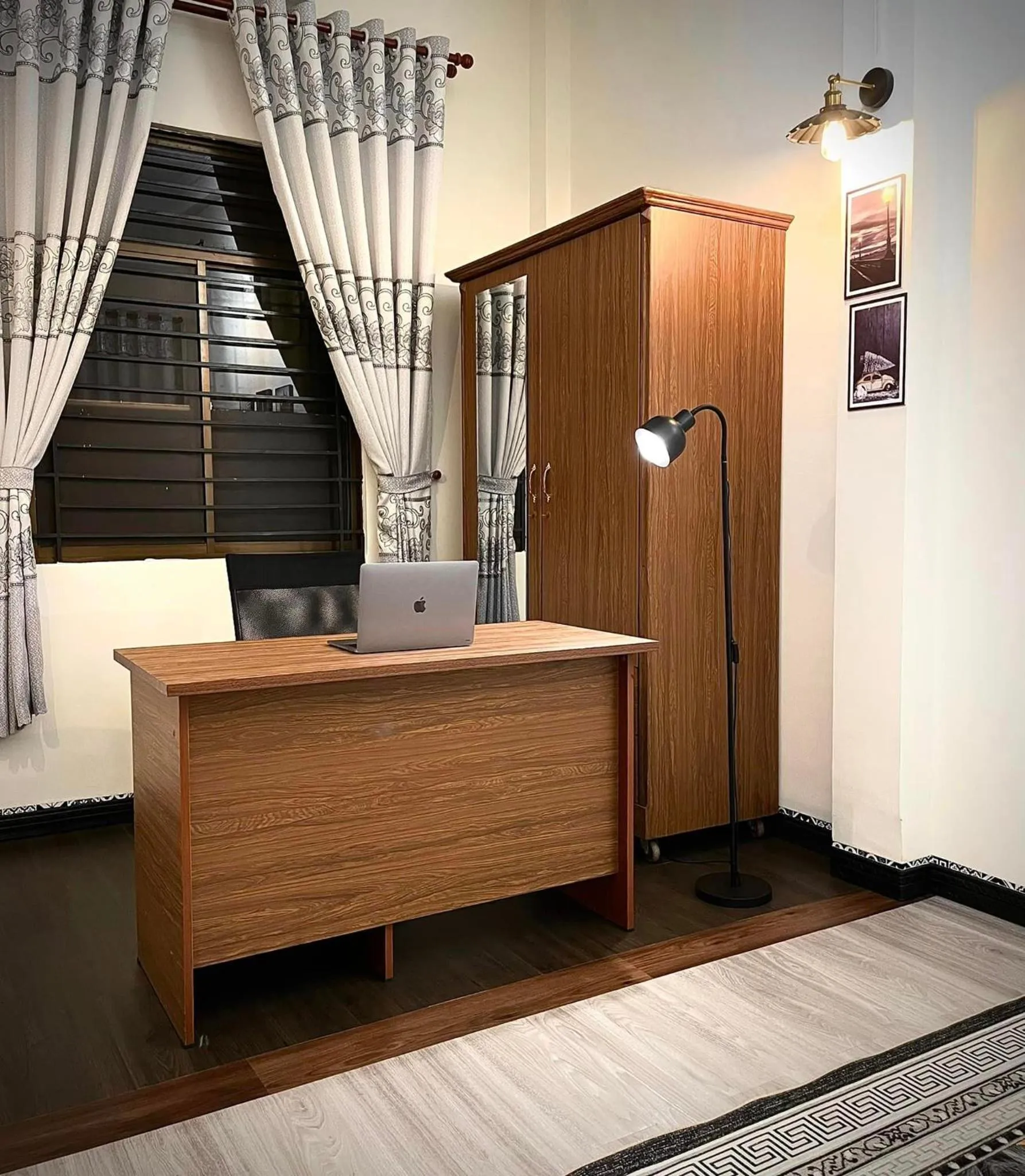 hair dresser in BÊ TÔNG RESIDENCES HOMESTAY