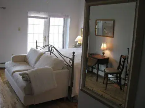 King Room with Balcony in Tulloch Inn & Gifts King Room with Balcony in Tulloch Inn & Gifts