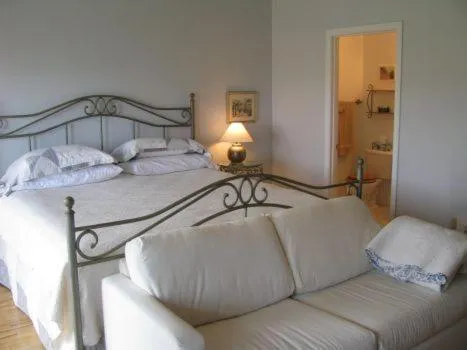 Bed in Tulloch Inn & Gifts