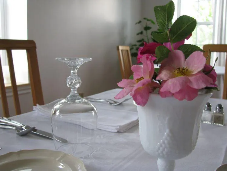 Decorative detail in Tulloch Inn & Gifts