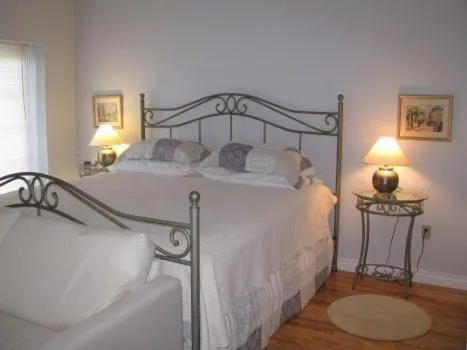 Bed in Tulloch Inn & Gifts