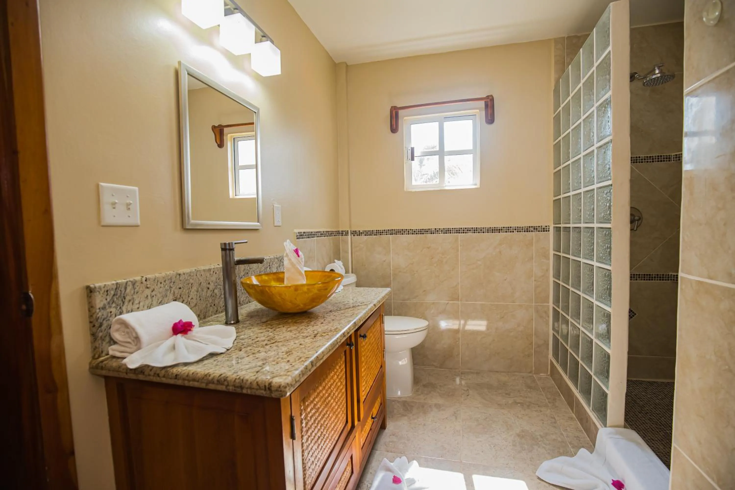 Shower in Hidden Jewel Boutique Hotel