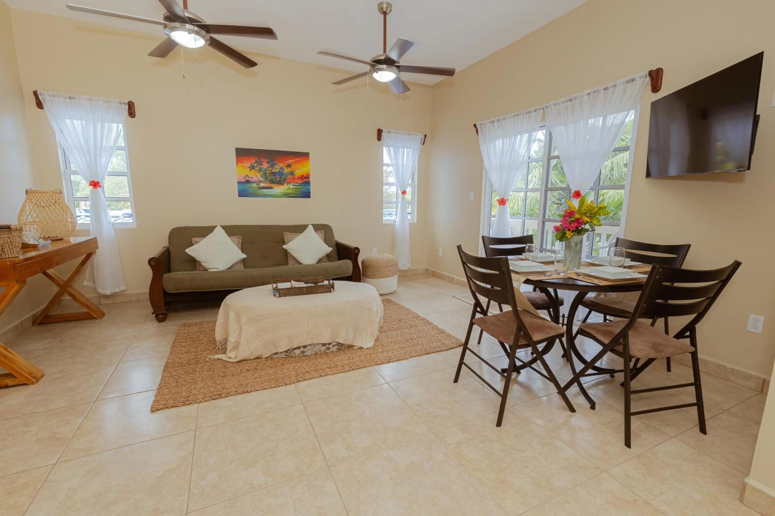 TV and multimedia in Hidden Jewel Boutique Hotel