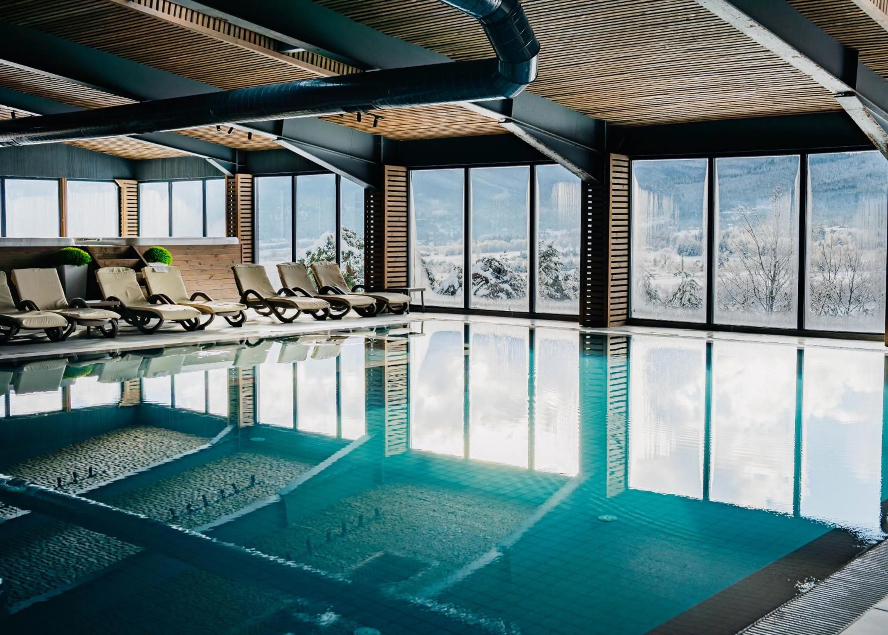 Swimming pool in Grande Vista Resort & Spa