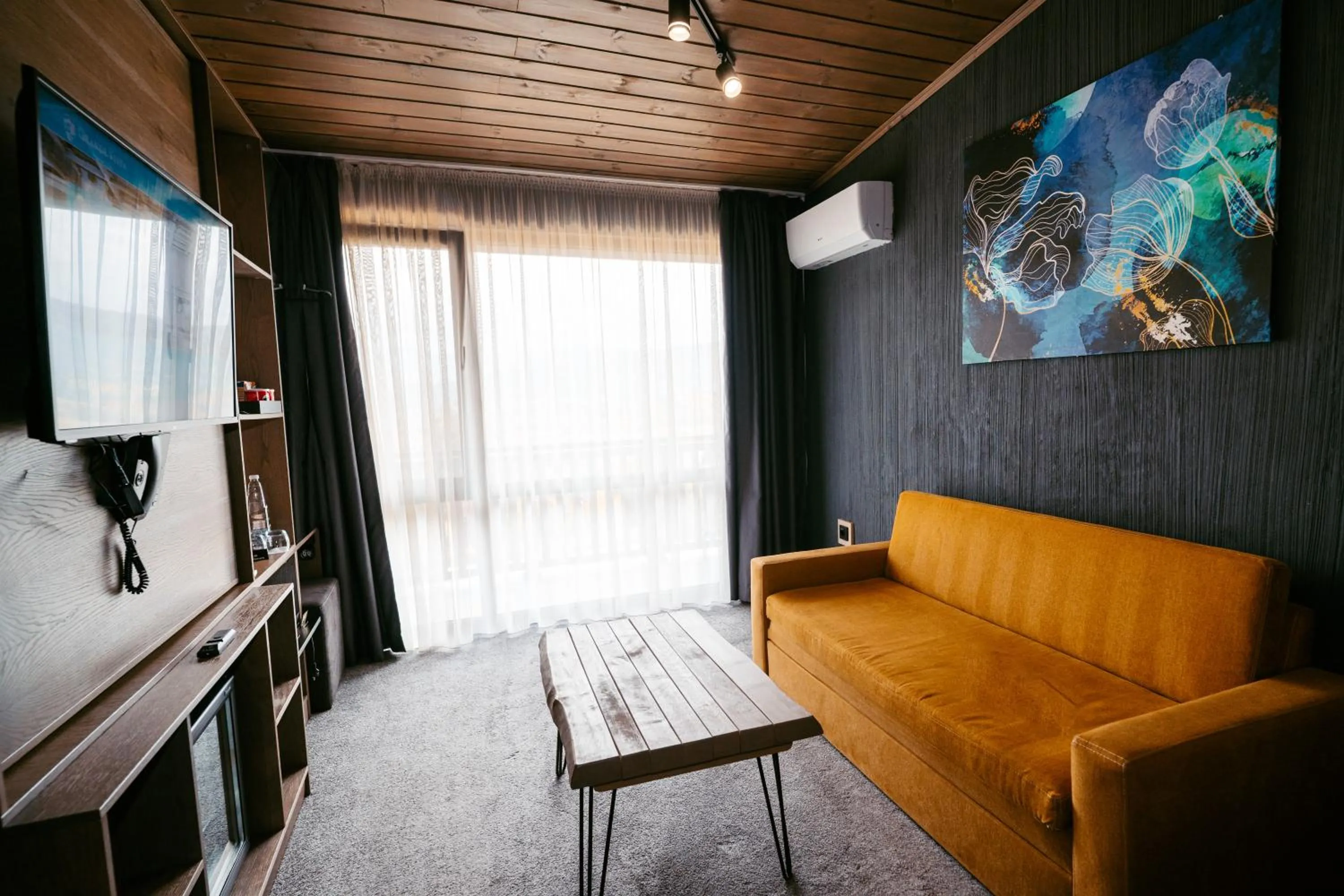 Communal lounge/ TV room in Grande Vista Resort & Spa