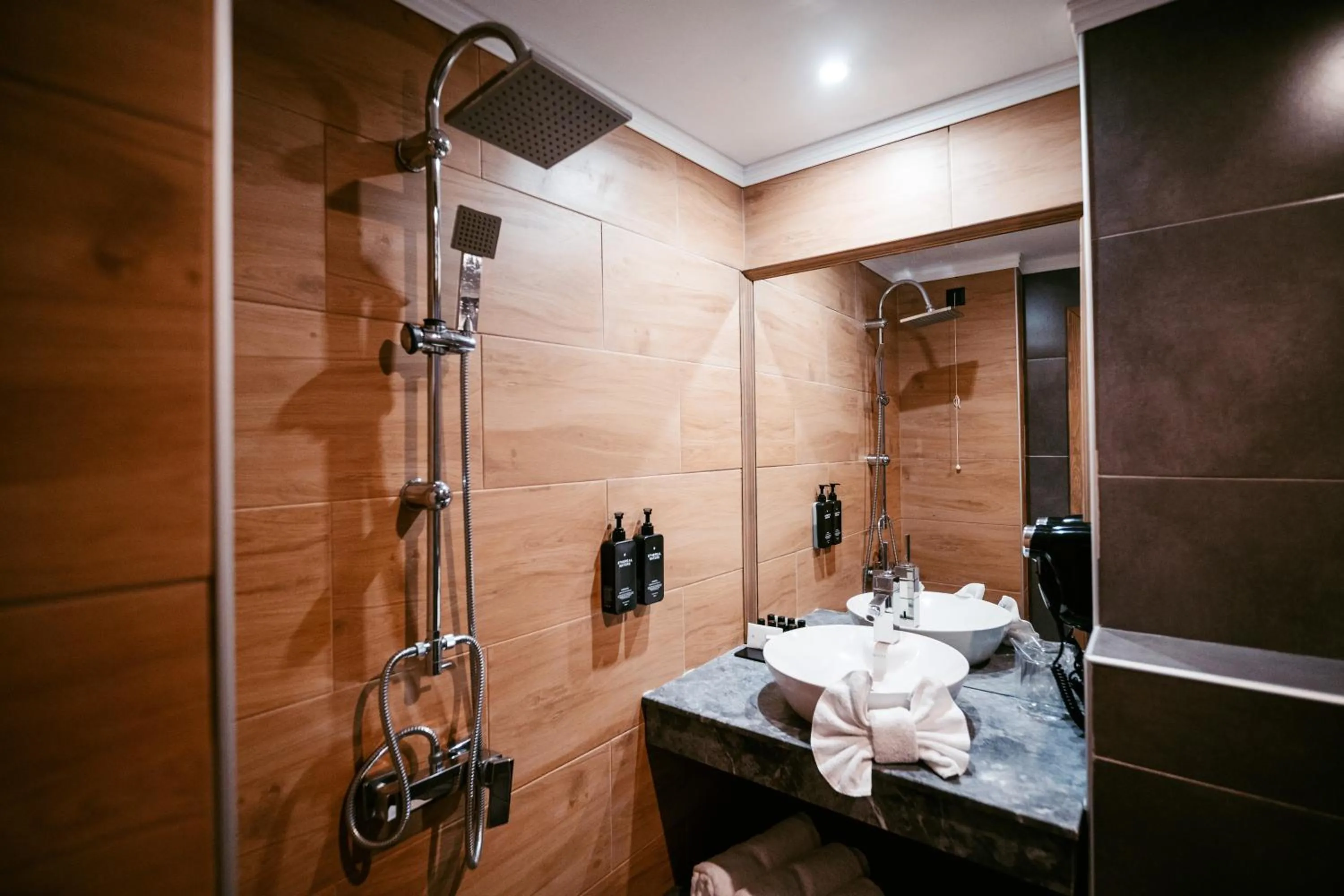 Shower in Grande Vista Resort & Spa