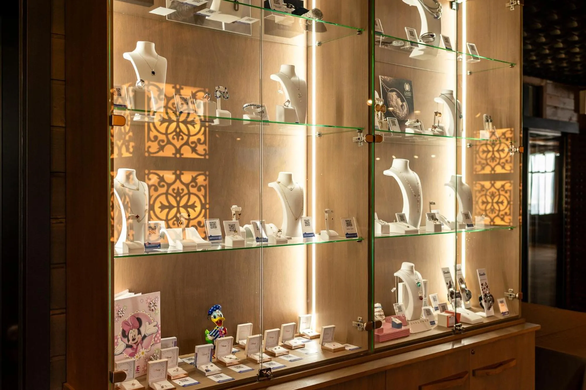 On-site shops in Grande Vista Resort & Spa