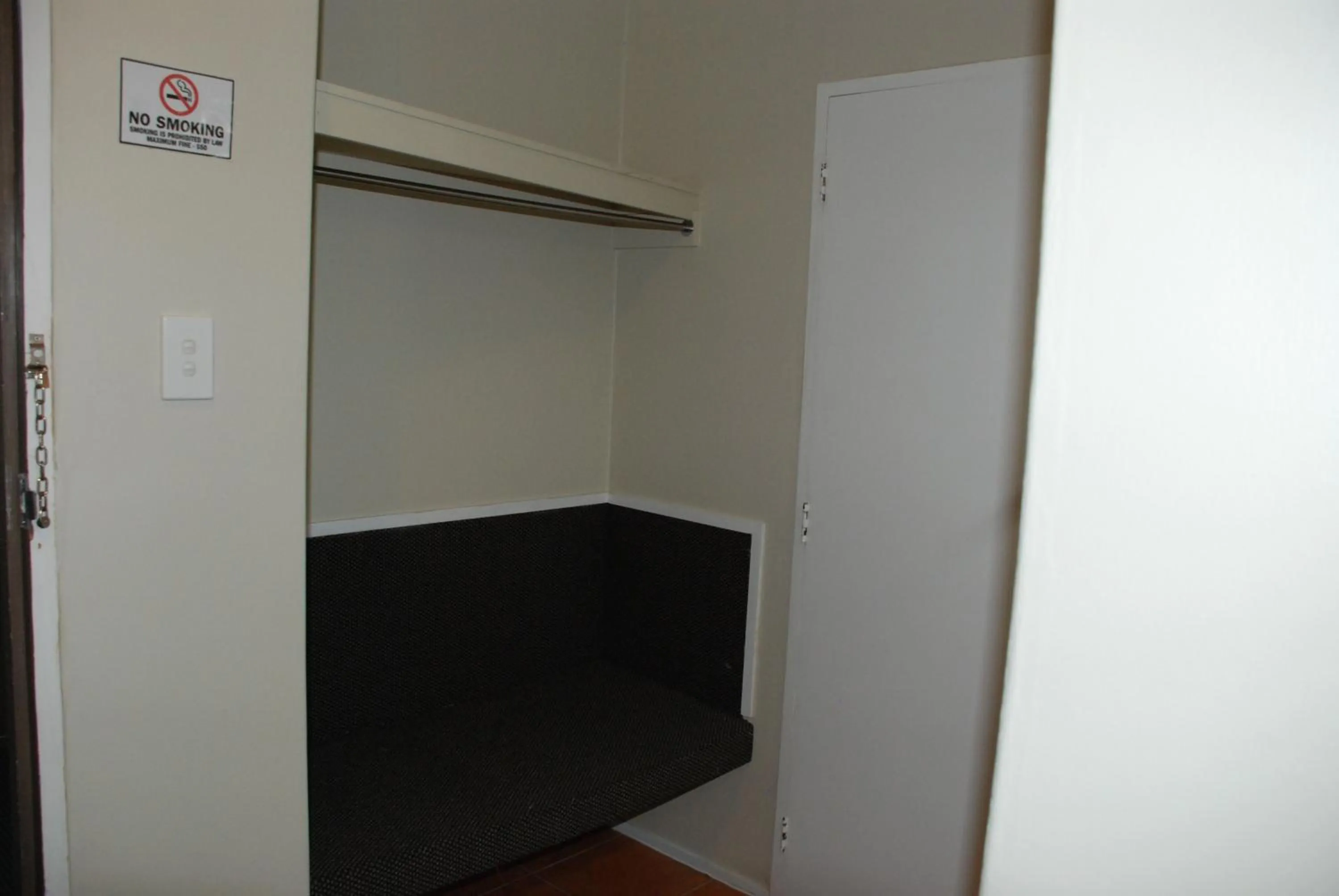 wardrobe in Aero Auckland Airport