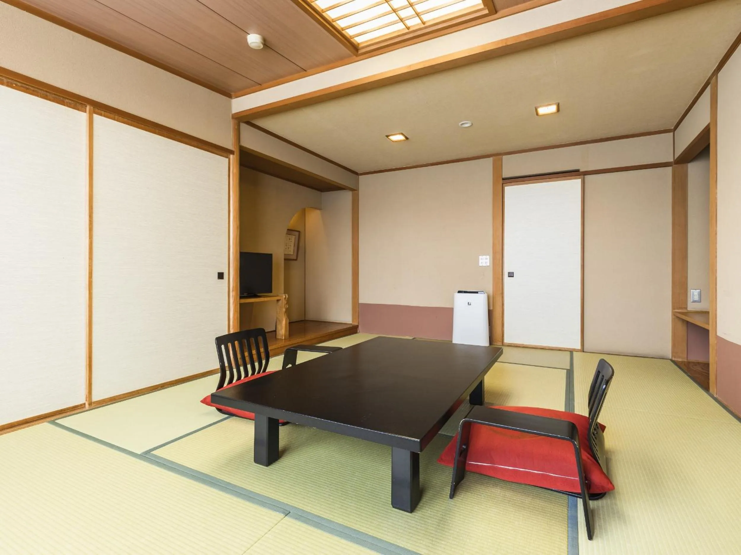 Japanese-style Room with 10 Tatami Non-Smoking - Buffet Breakfast + Buffet Dinner Included in Hotel Ichii