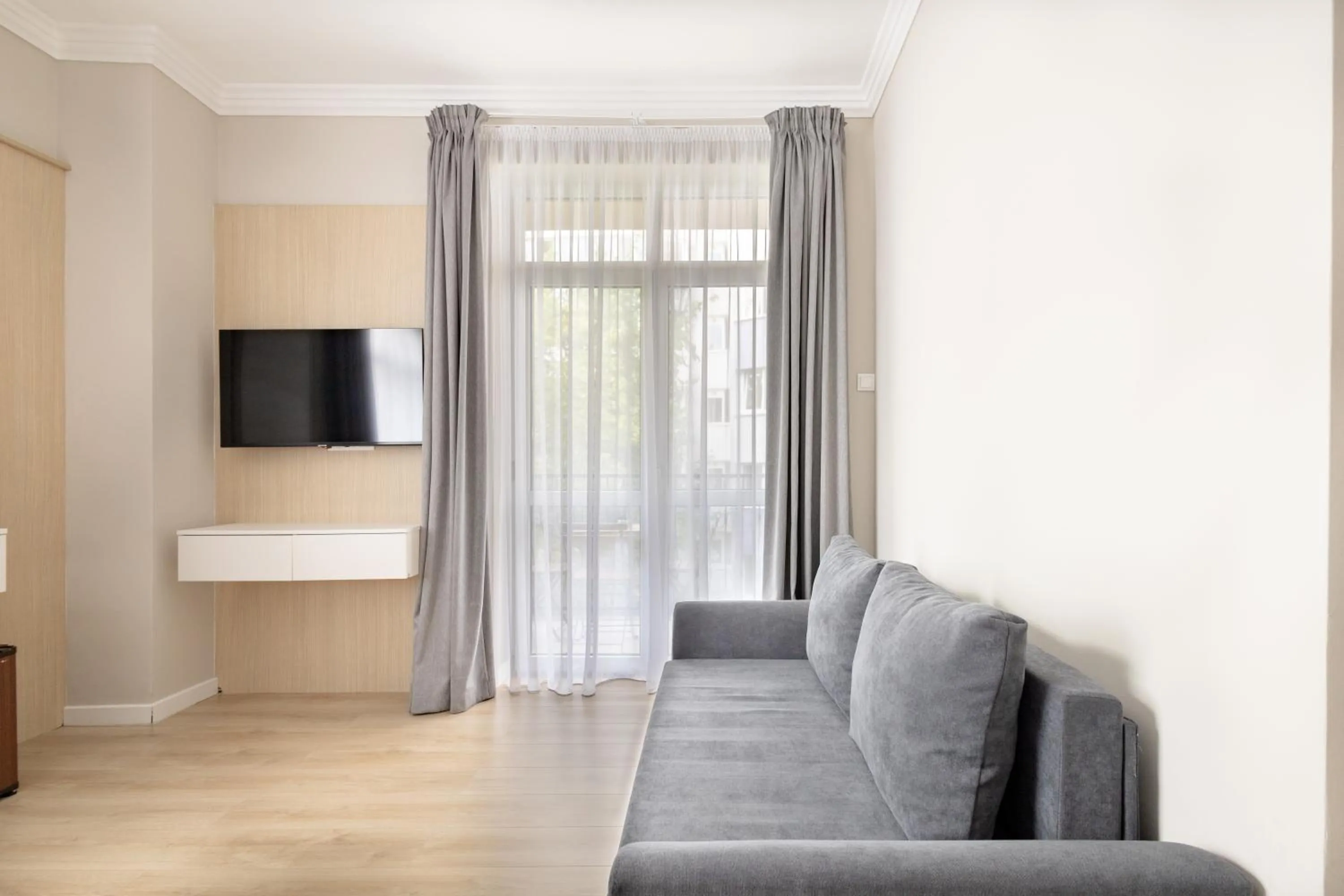 Seating area in Piccolo Mondo by CityBookings