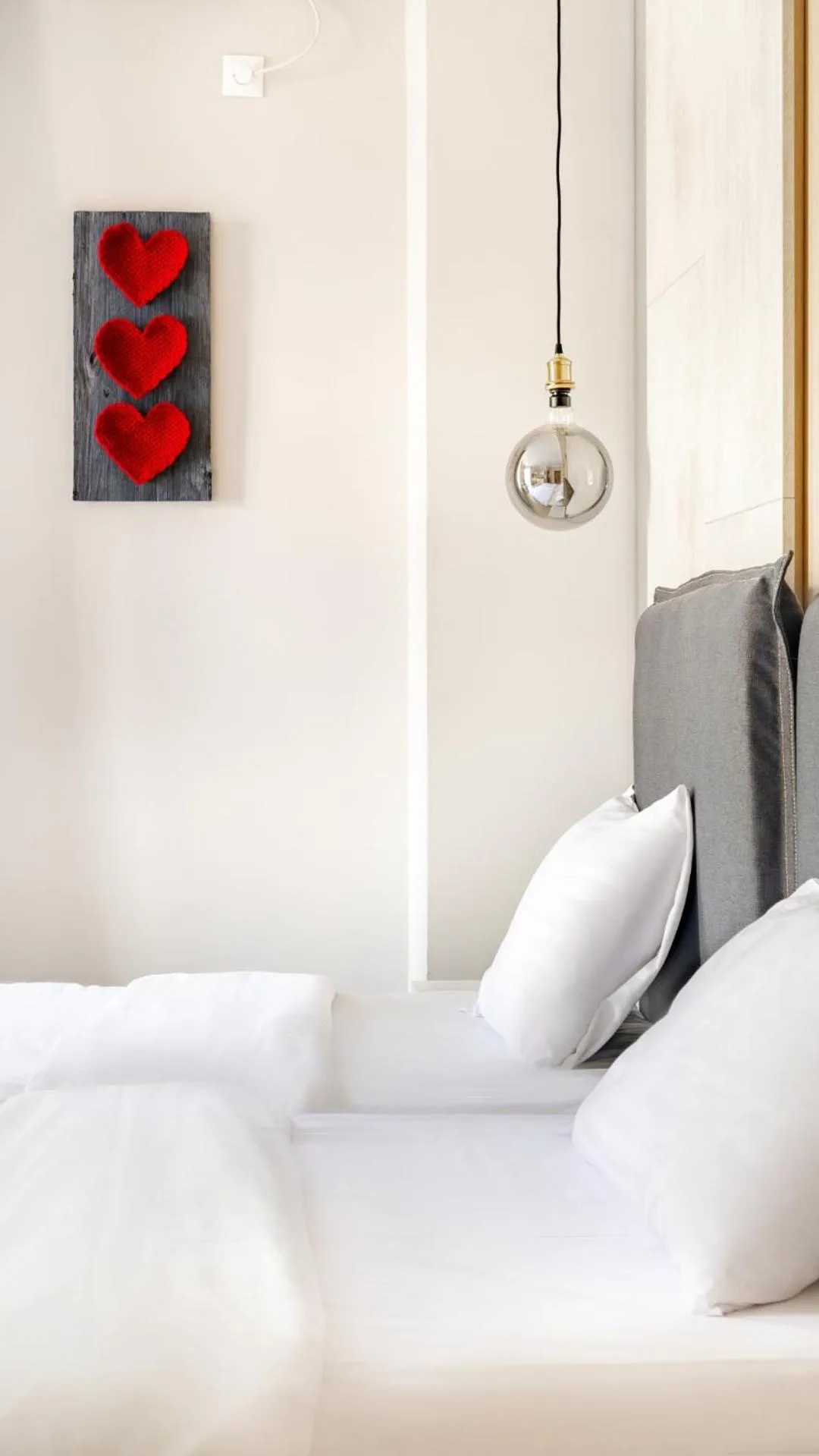 Bed in Piccolo Mondo by CityBookings