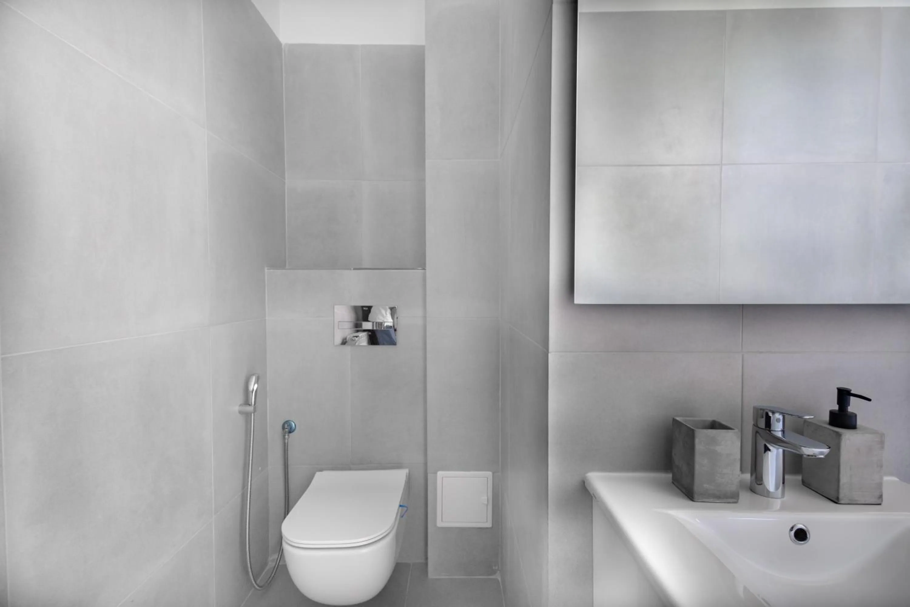 Toilet in Piccolo Mondo by CityBookings