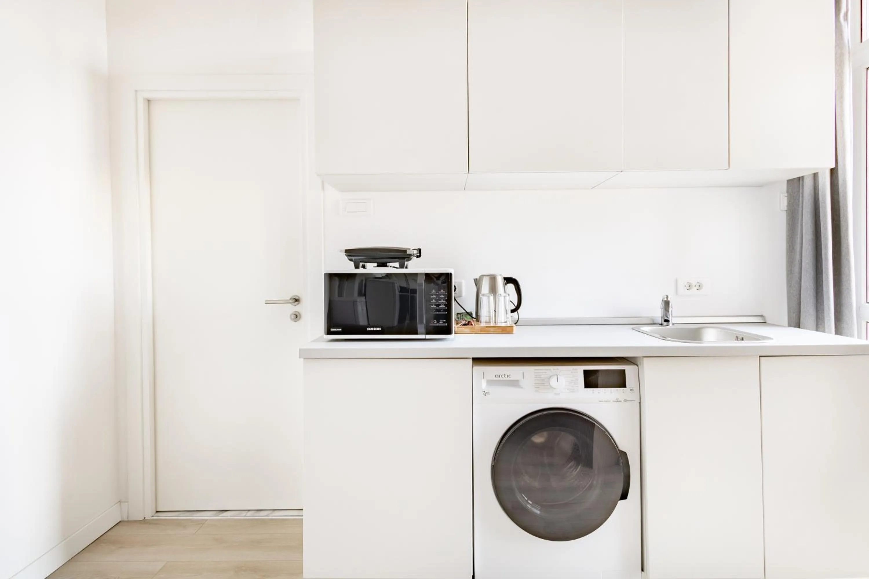 Coffee/tea facilities in Piccolo Mondo by CityBookings