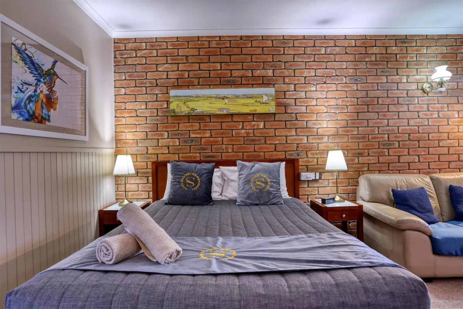 Executive Queen Room in Jolly Swagman Motor Inn Euroa Executive Queen Room in Jolly Swagman Motor Inn Euroa