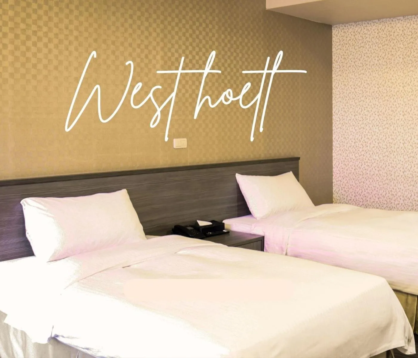 Bed in West Hotel