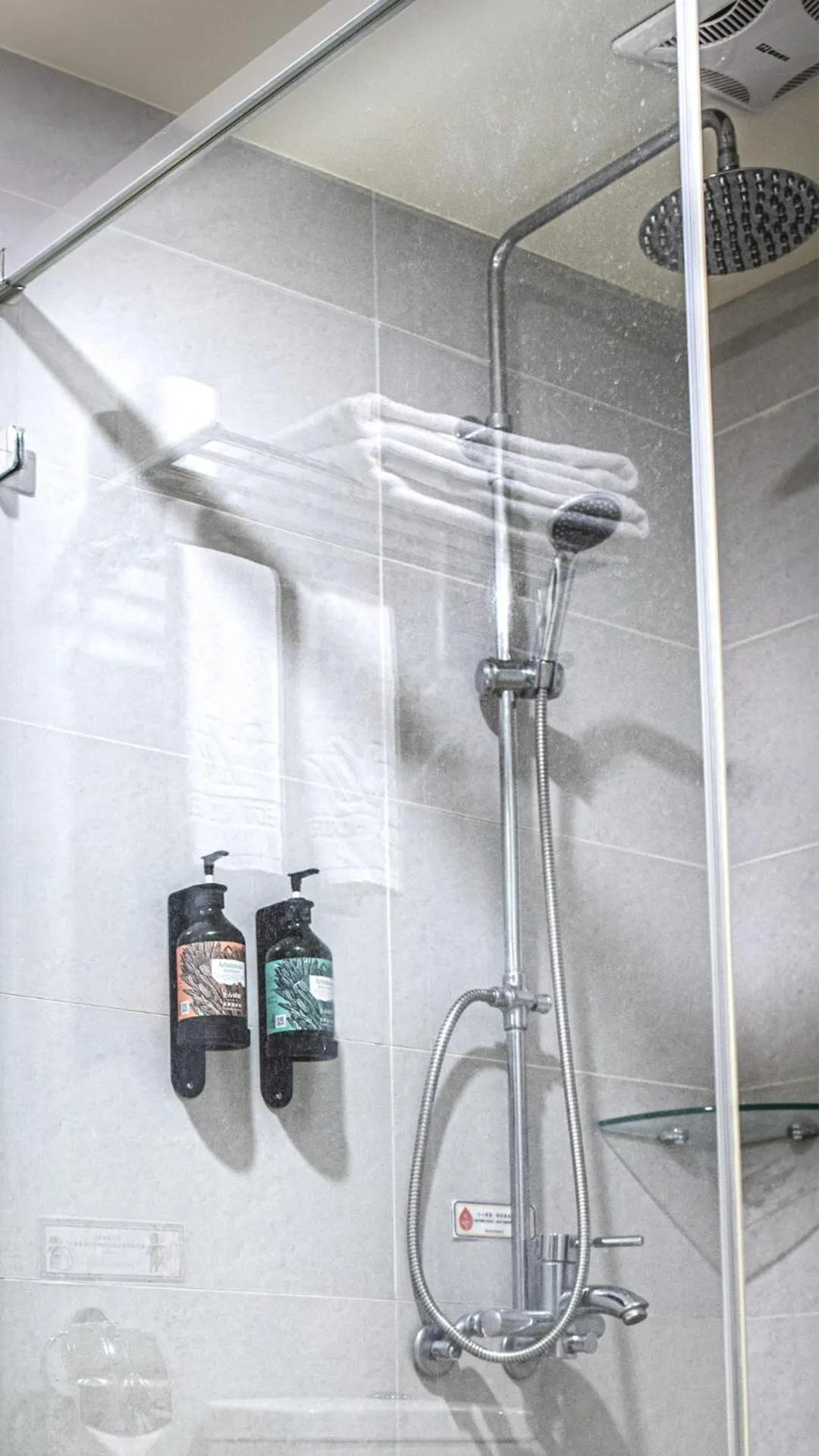 Shower in West Hotel