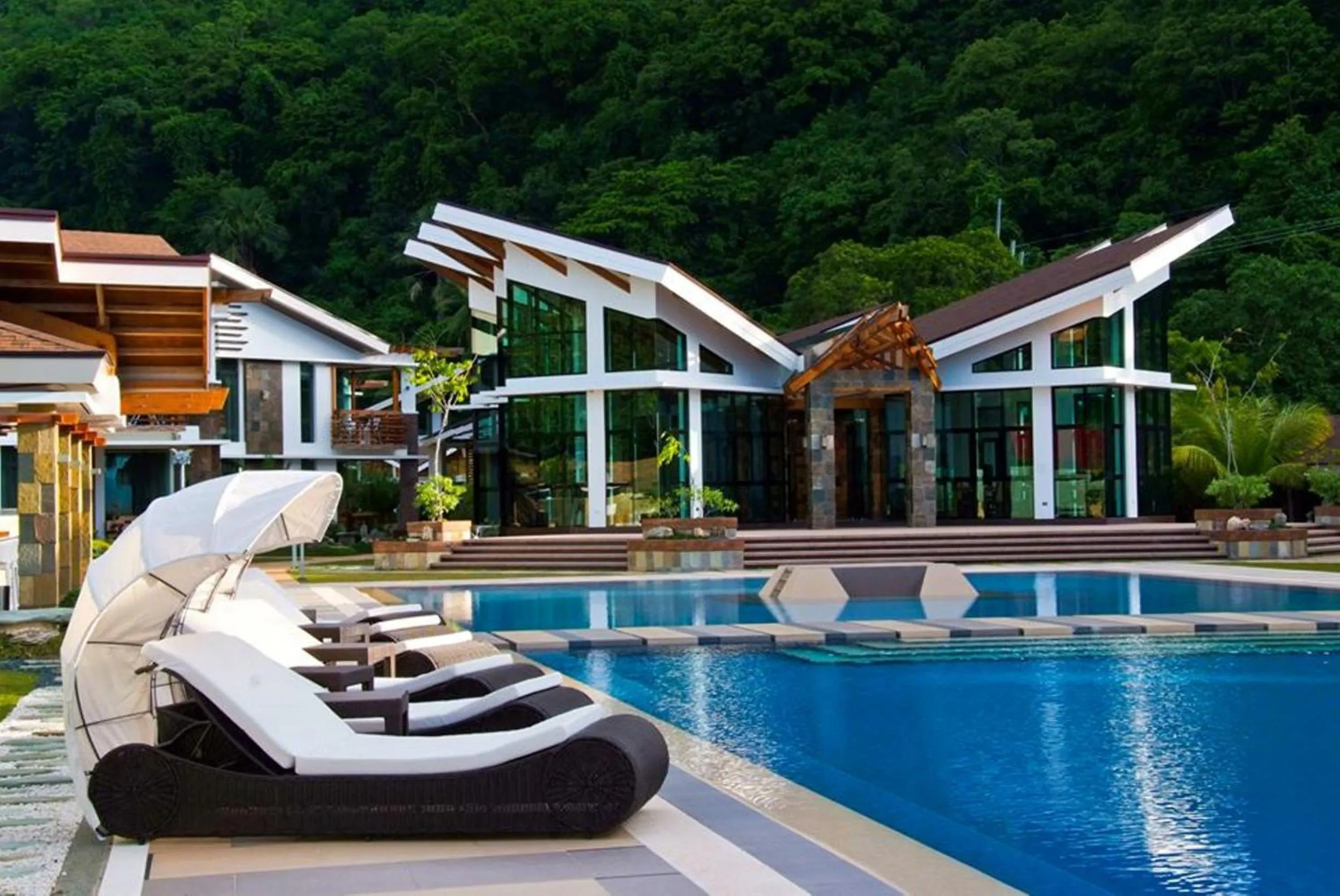 Swimming pool in Infinity Resort