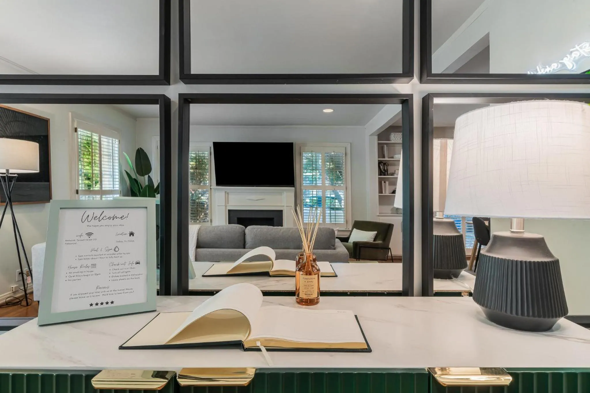 Sunset House - Luxury Pool and Hot Tub Retreat