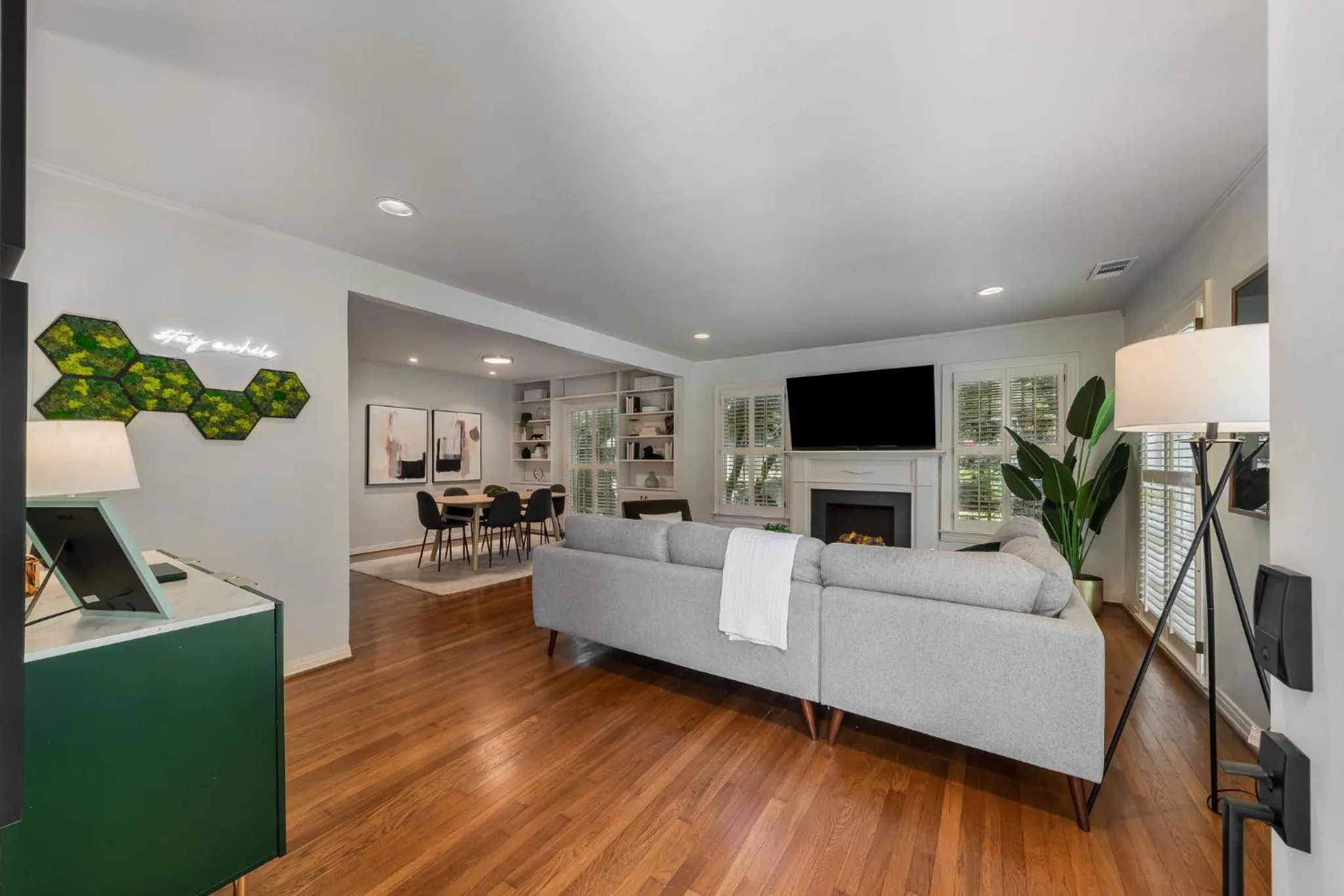 Sunset House - Luxury Pool and Hot Tub Retreat